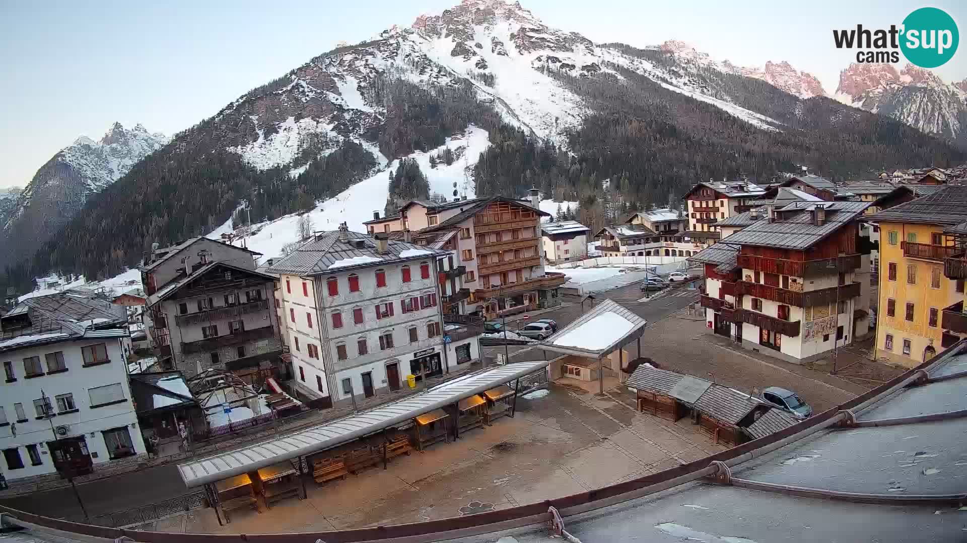 Plaza principal de Forni di Sopra