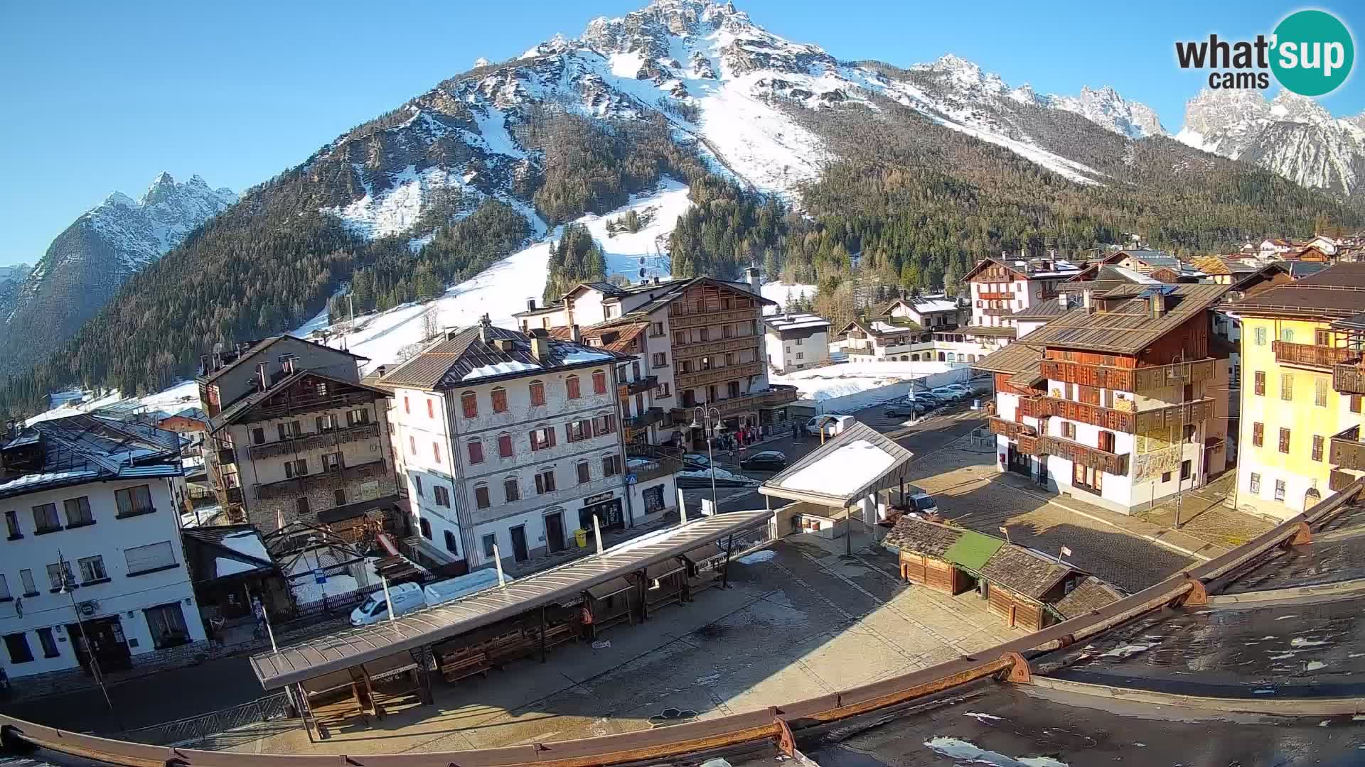 Plaza principal de Forni di Sopra