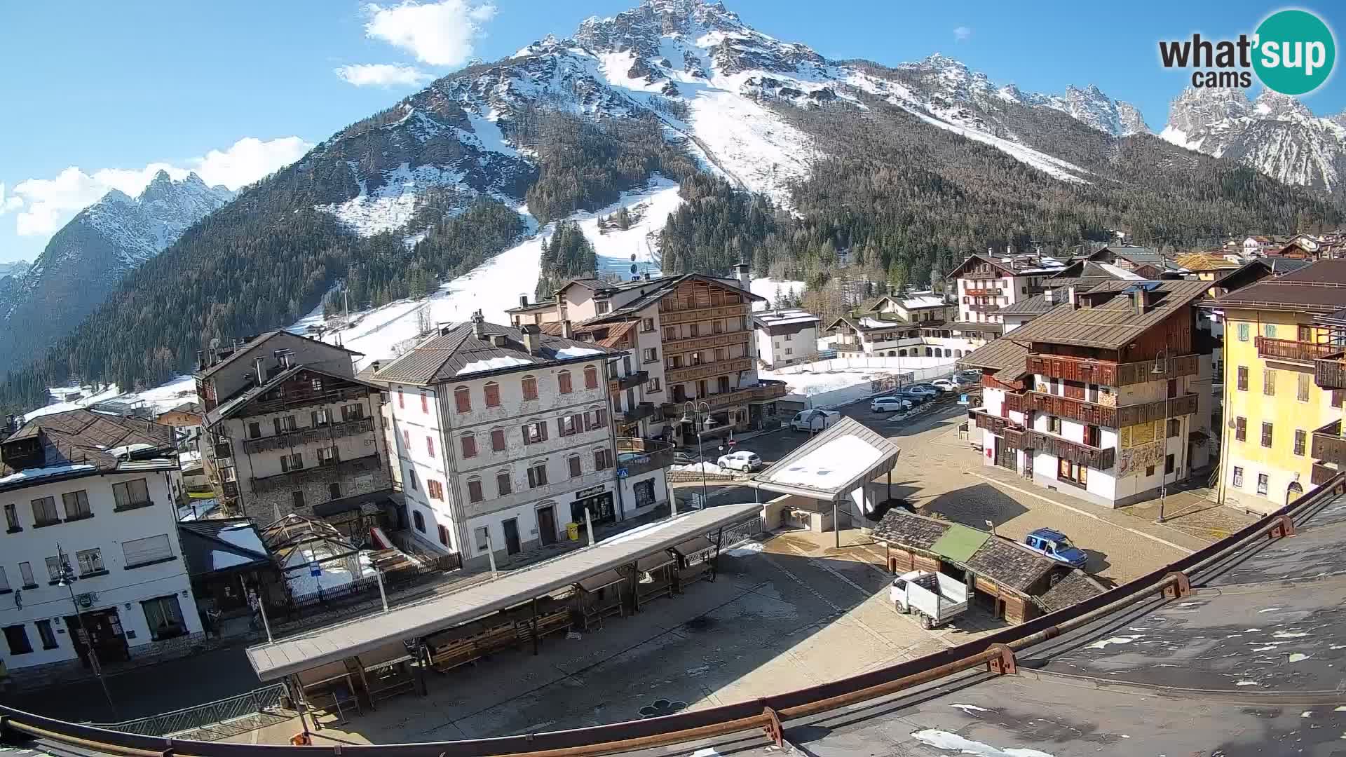Plaza principal de Forni di Sopra