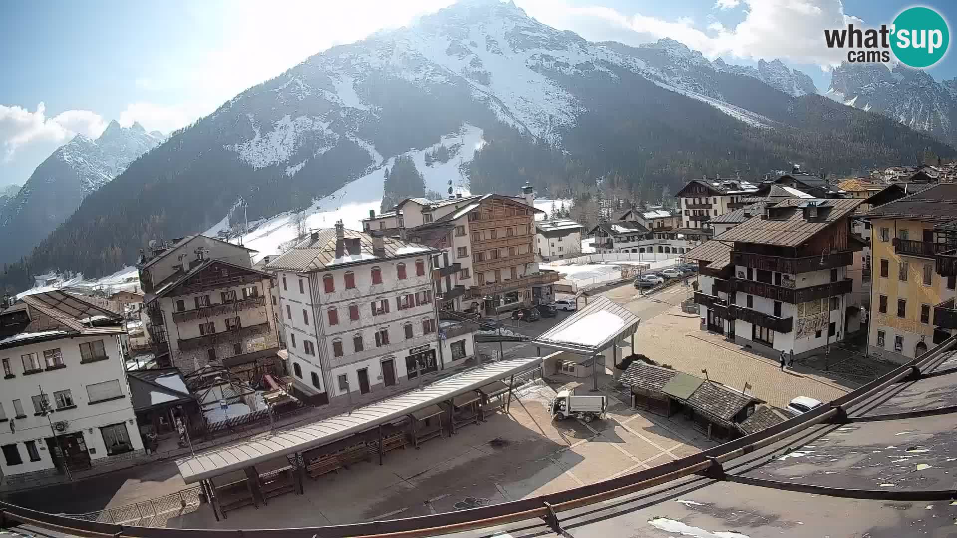 Piazza centrale di Forni di Sopra