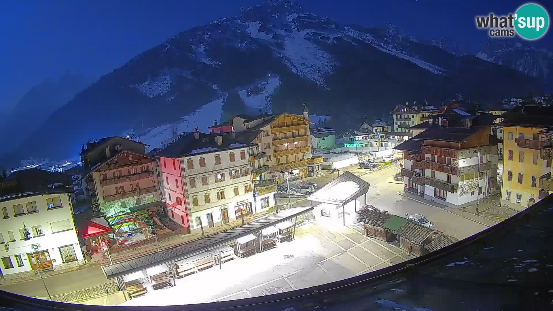 Plaza principal de Forni di Sopra