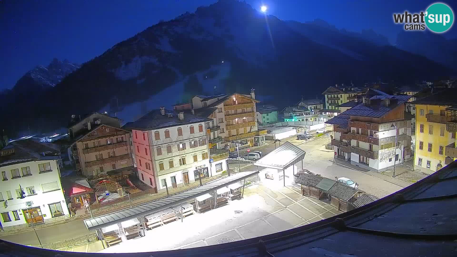 Piazza centrale di Forni di Sopra