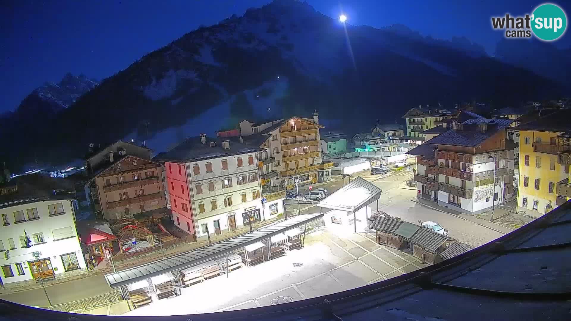 Hauptplatz von Forni di Sopra