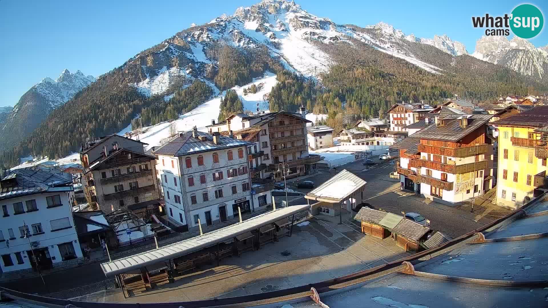 Piazza centrale di Forni di Sopra