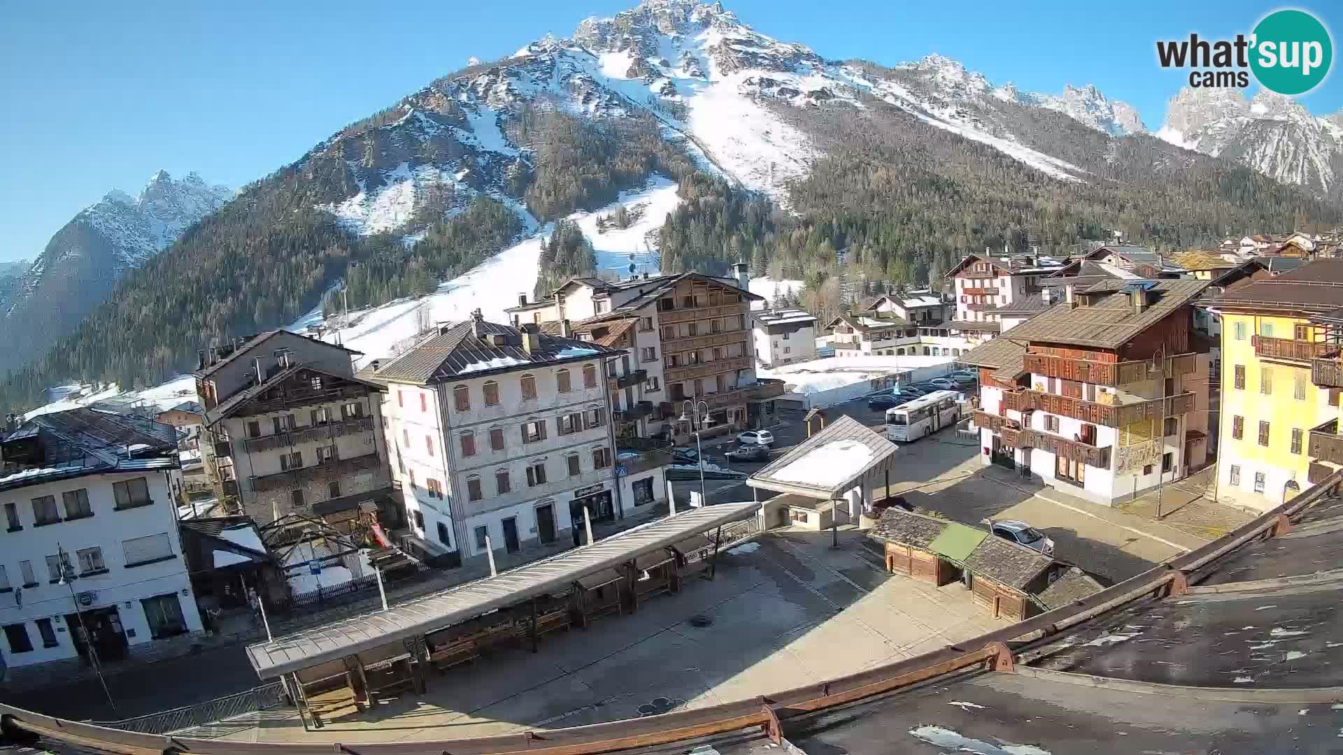 Plaza principal de Forni di Sopra