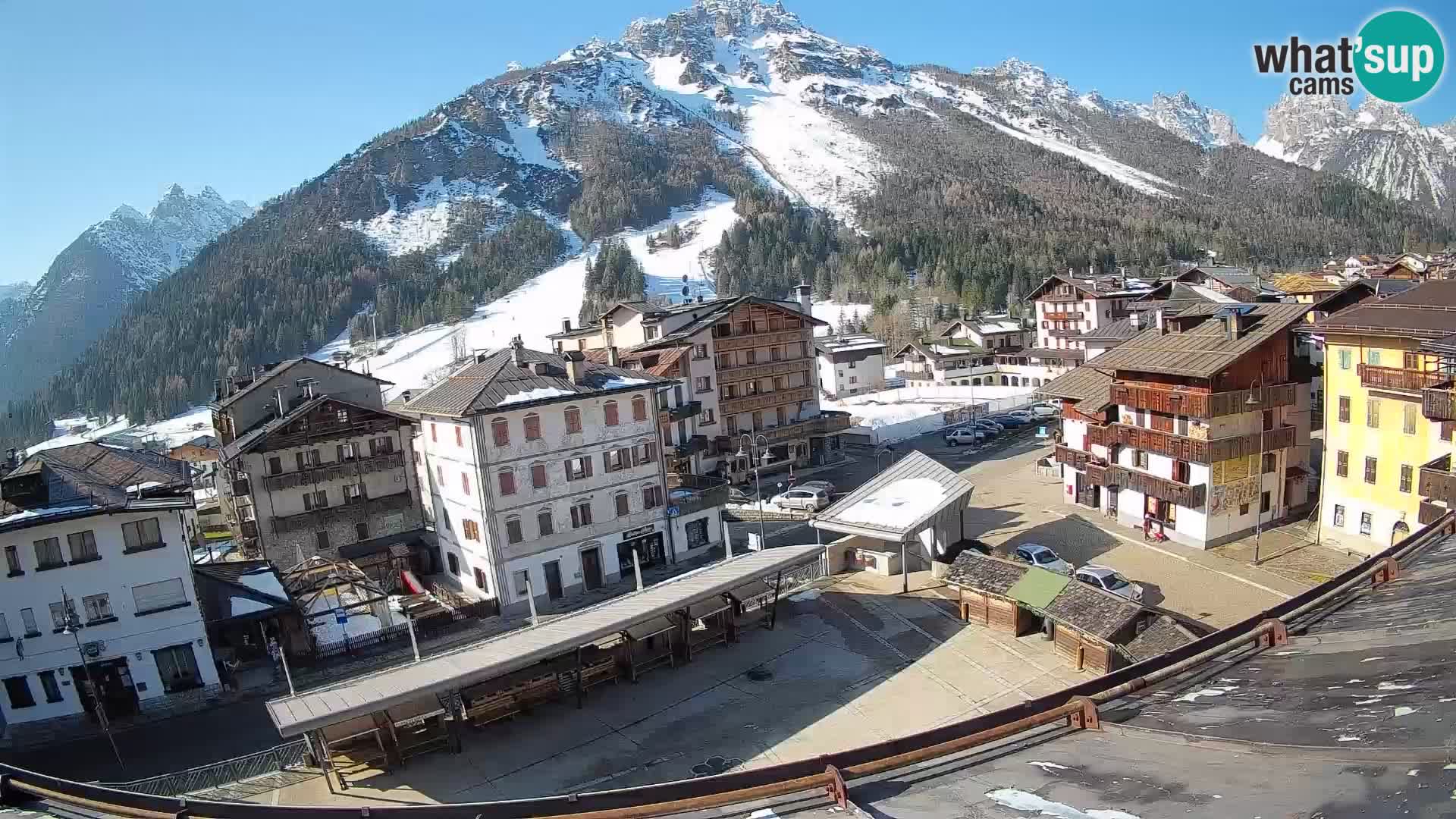 Piazza centrale di Forni di Sopra
