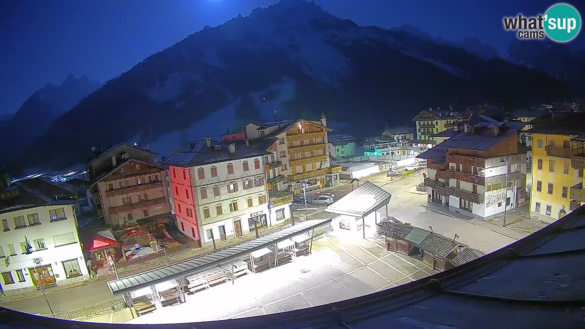Piazza centrale di Forni di Sopra