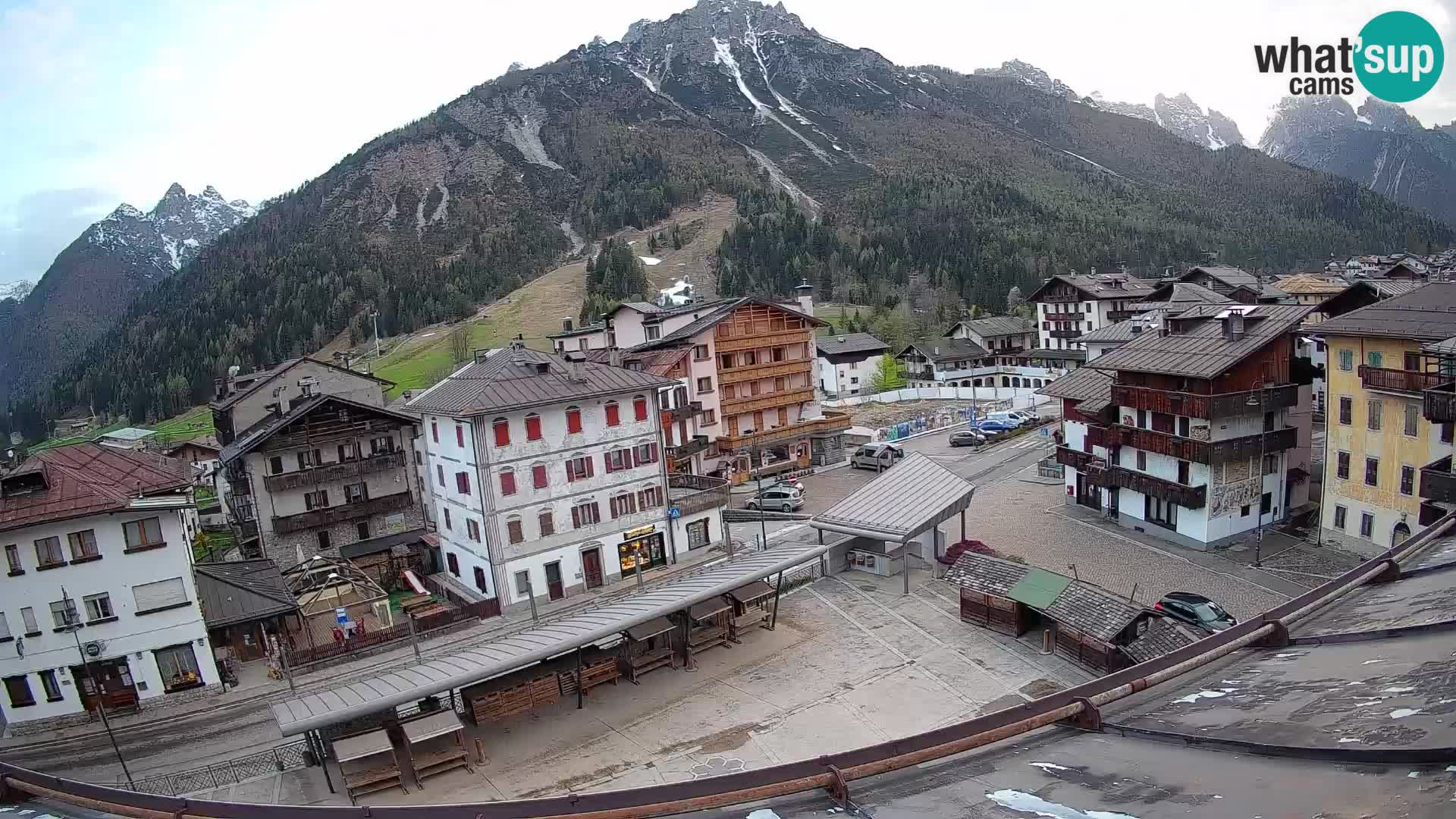 Piazza centrale di Forni di Sopra