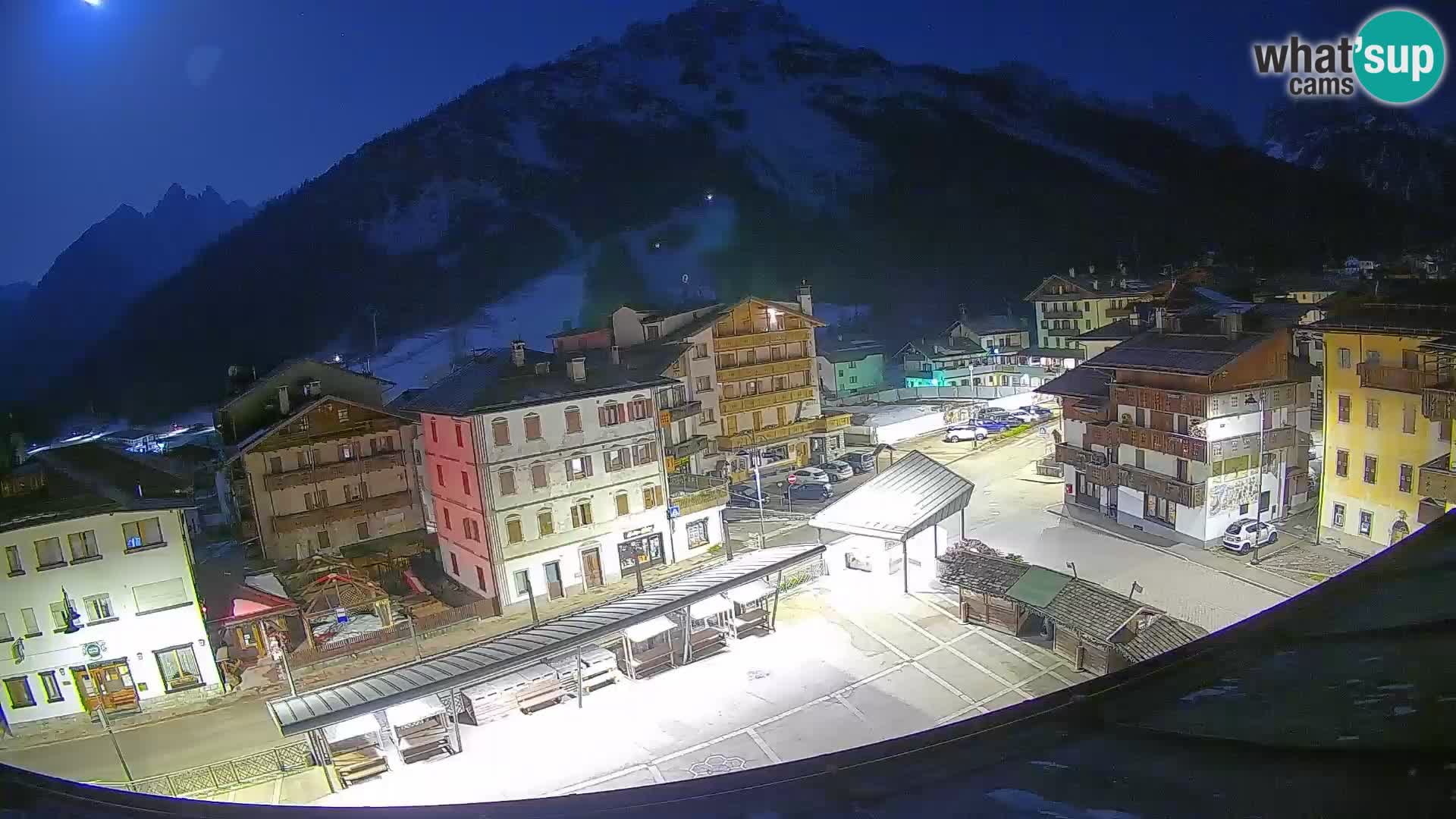 Plaza principal de Forni di Sopra