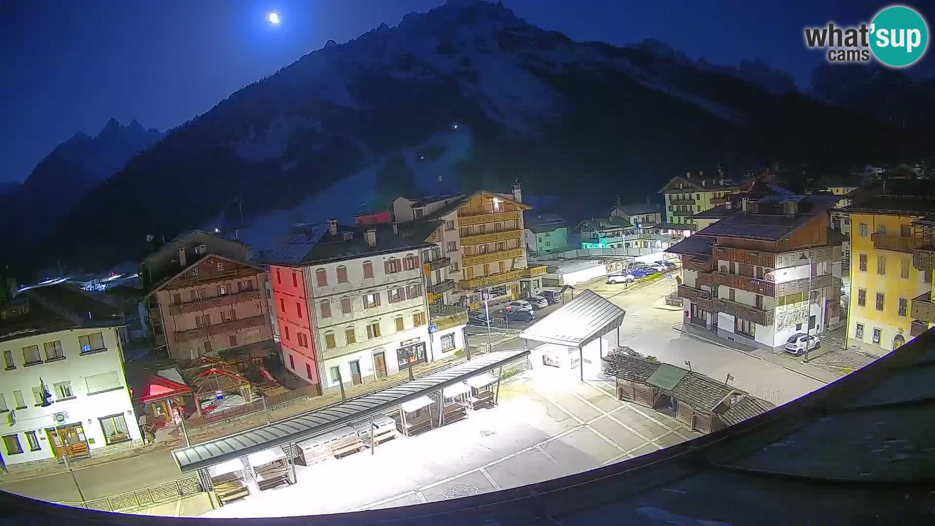 Plaza principal de Forni di Sopra