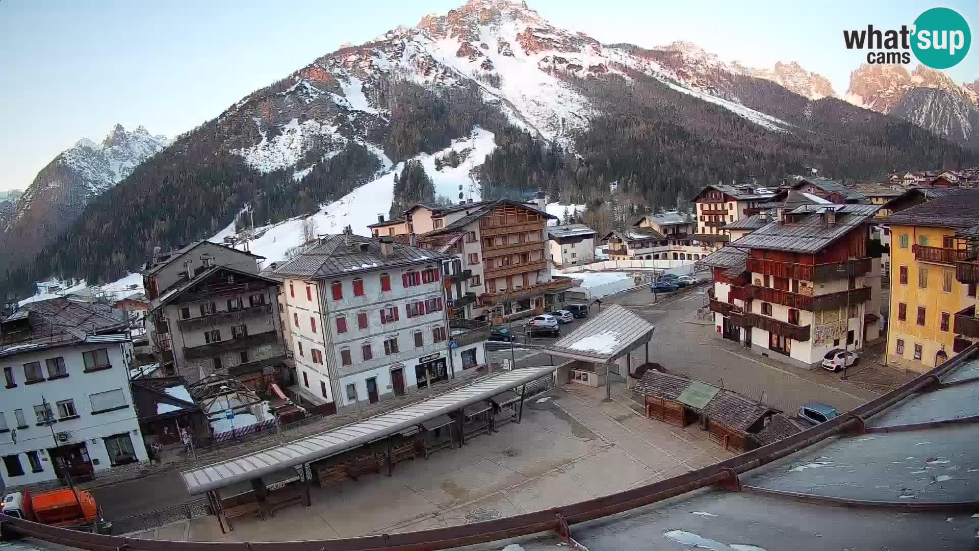 Piazza centrale di Forni di Sopra
