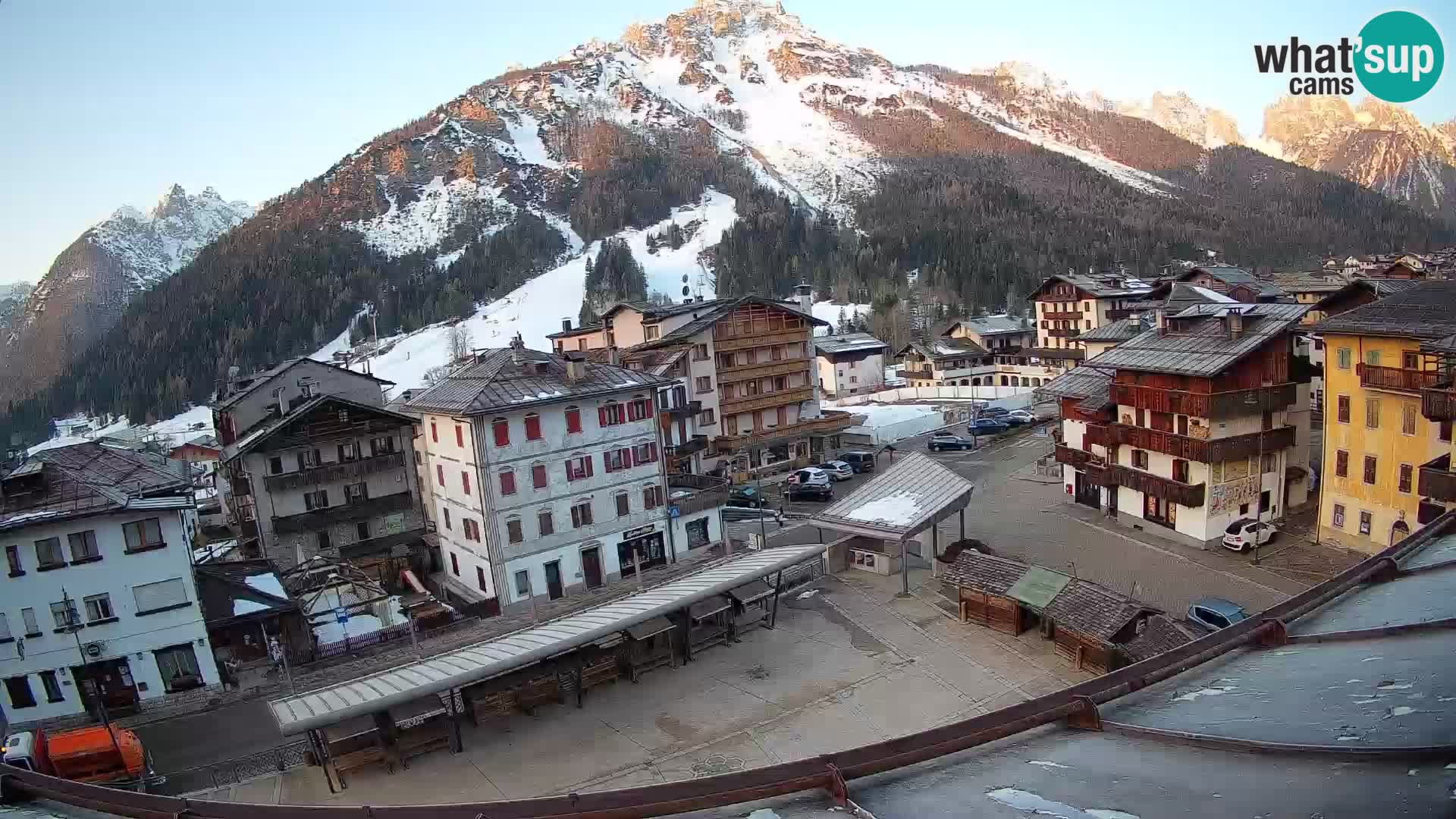 Plaza principal de Forni di Sopra