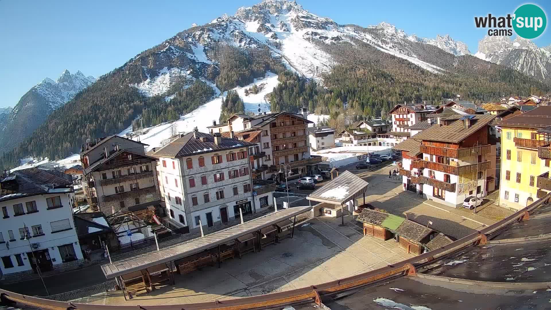Piazza centrale di Forni di Sopra
