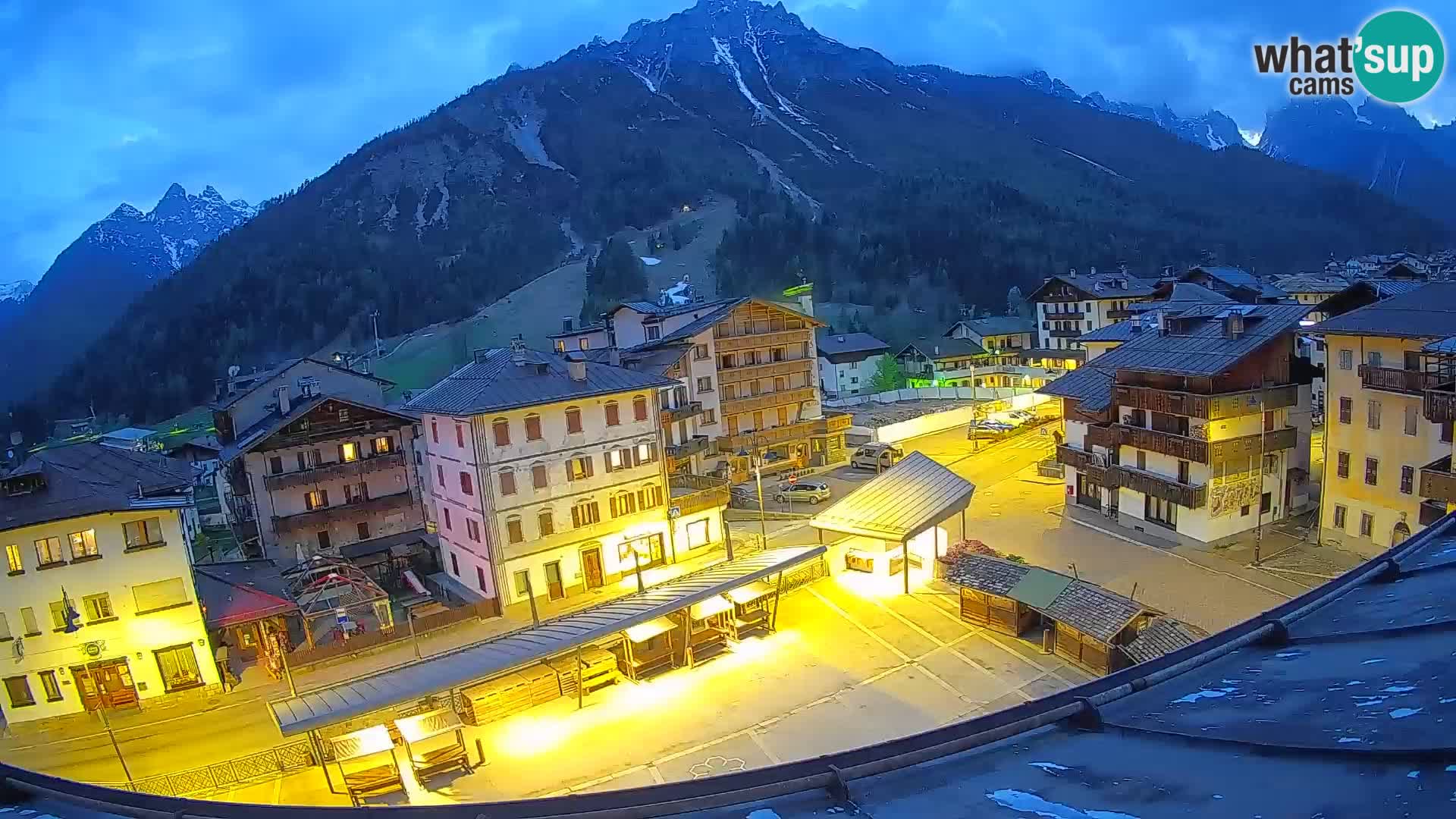 Plaza principal de Forni di Sopra