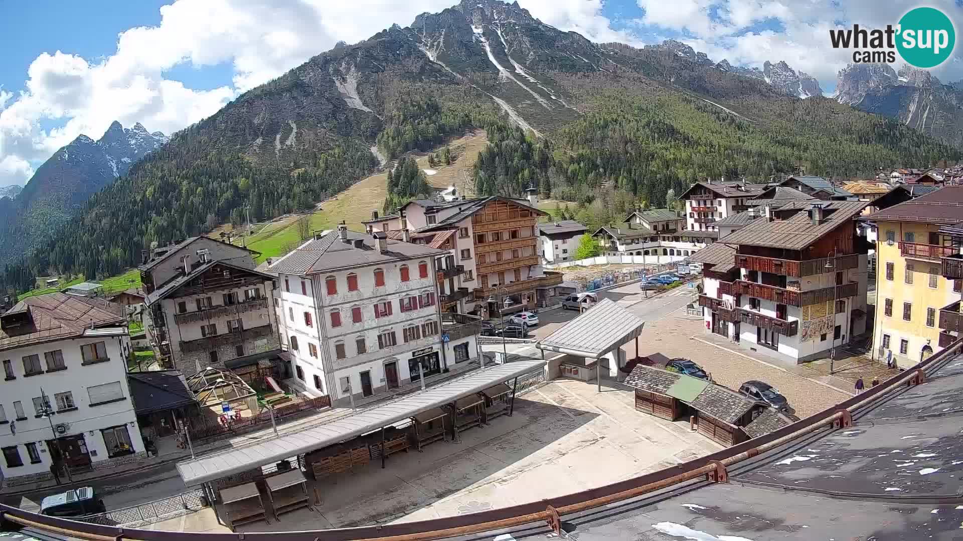 Plaza principal de Forni di Sopra