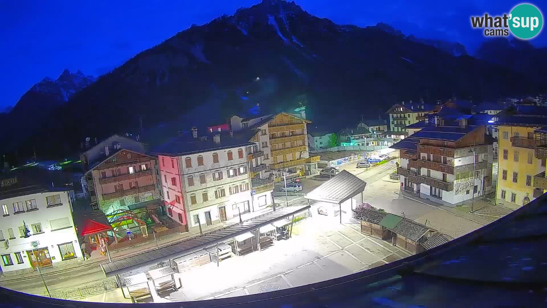 Piazza centrale di Forni di Sopra