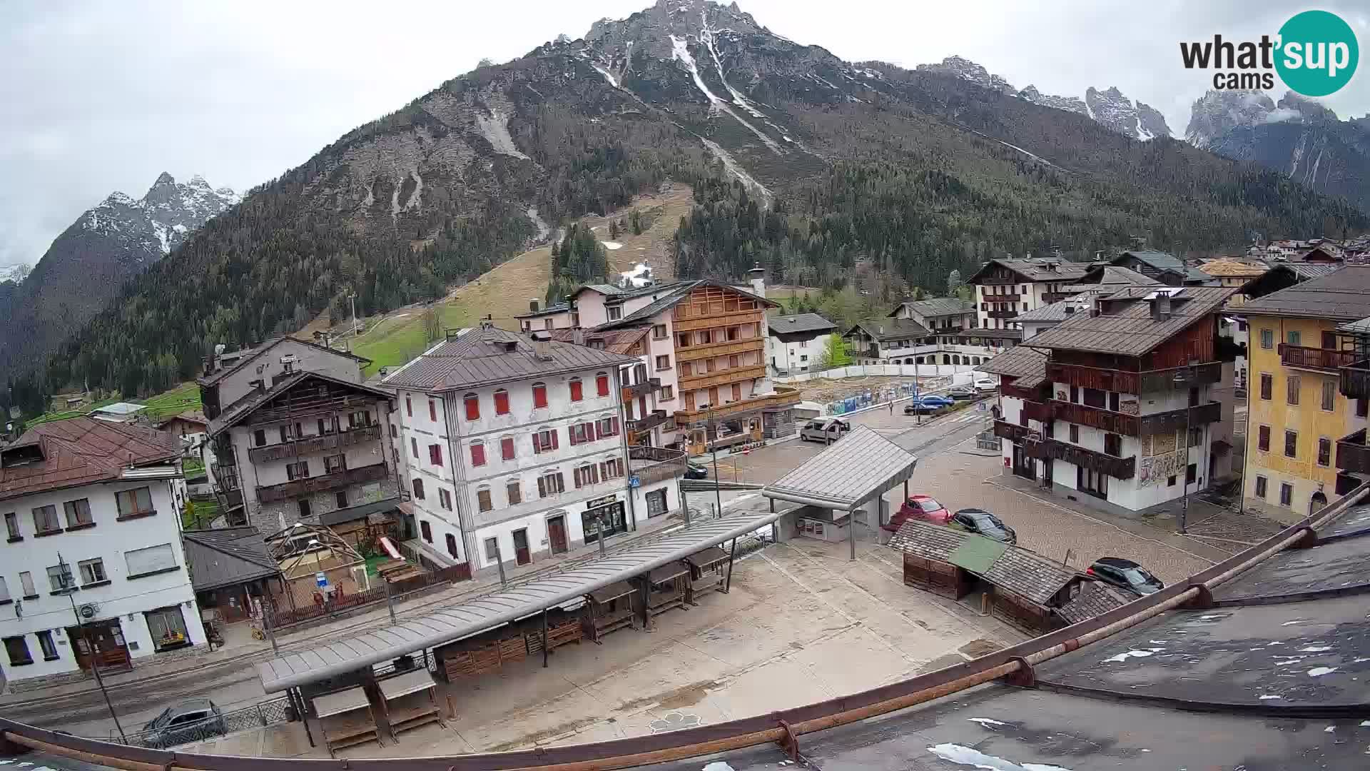 Plaza principal de Forni di Sopra