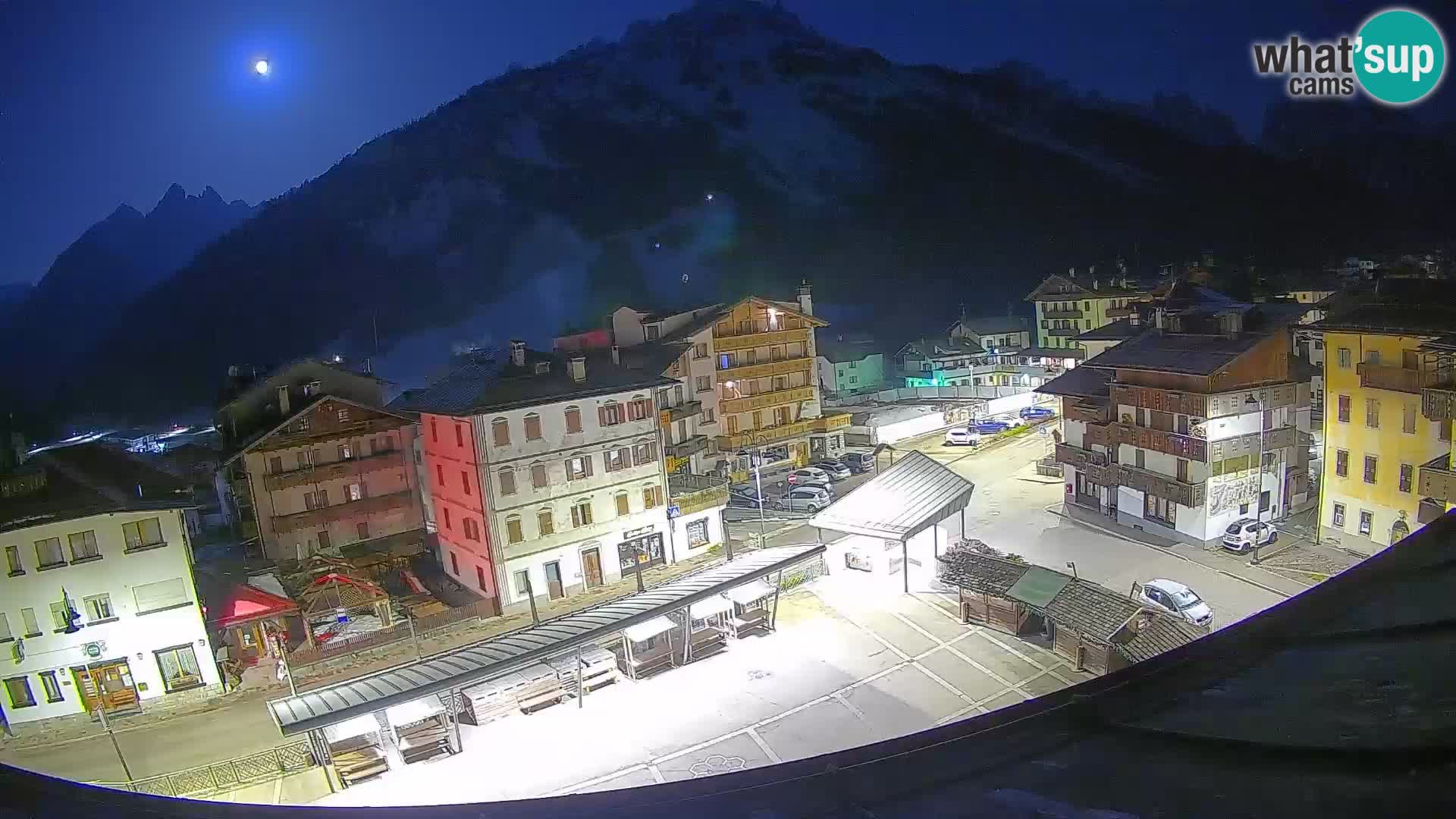 Plaza principal de Forni di Sopra