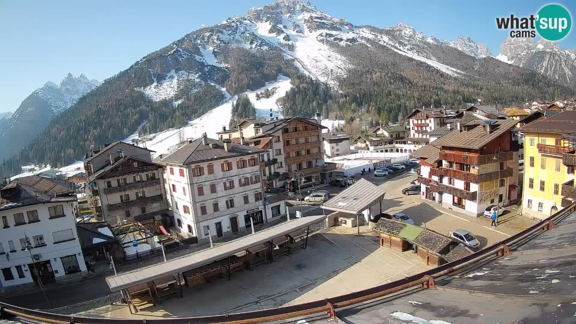 Plaza principal de Forni di Sopra