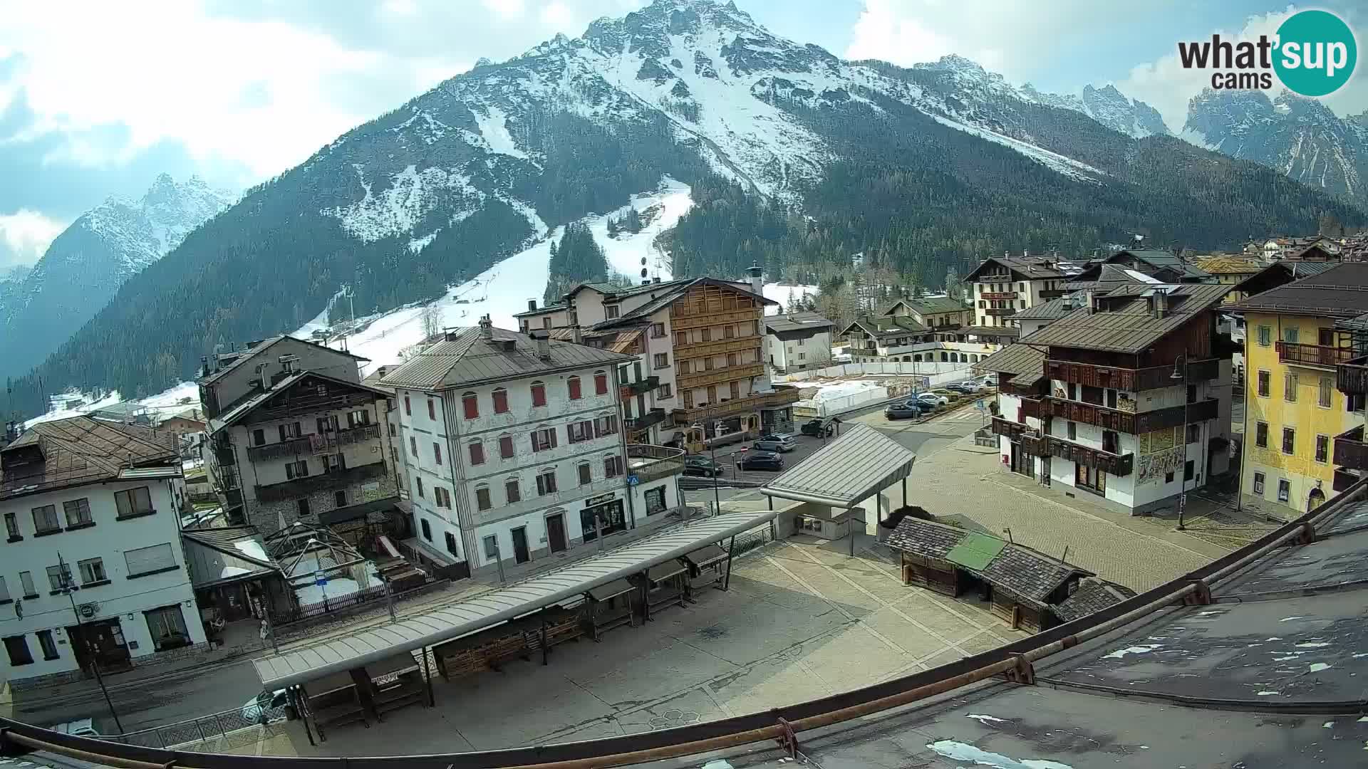 Piazza centrale di Forni di Sopra