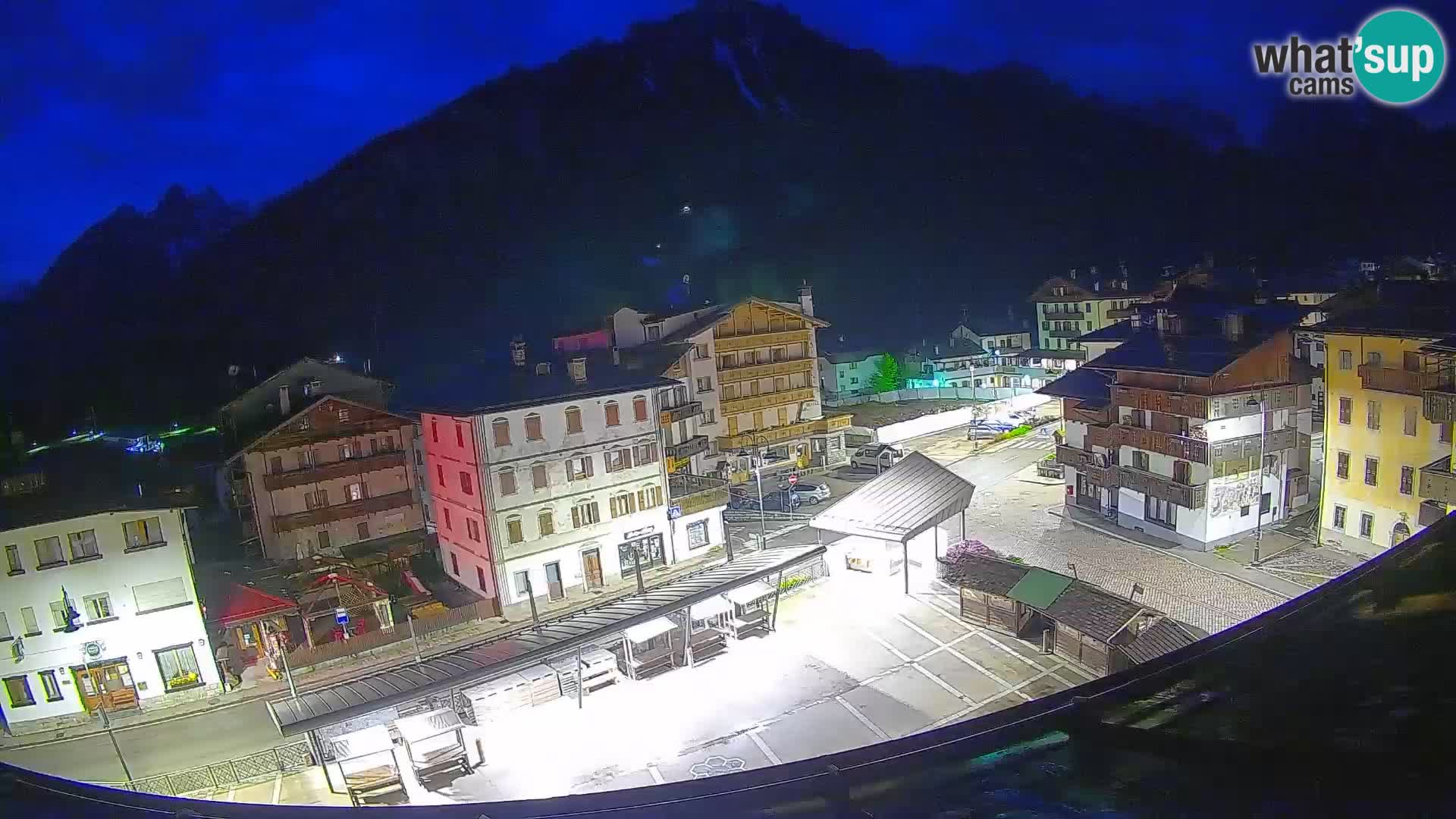 Plaza principal de Forni di Sopra