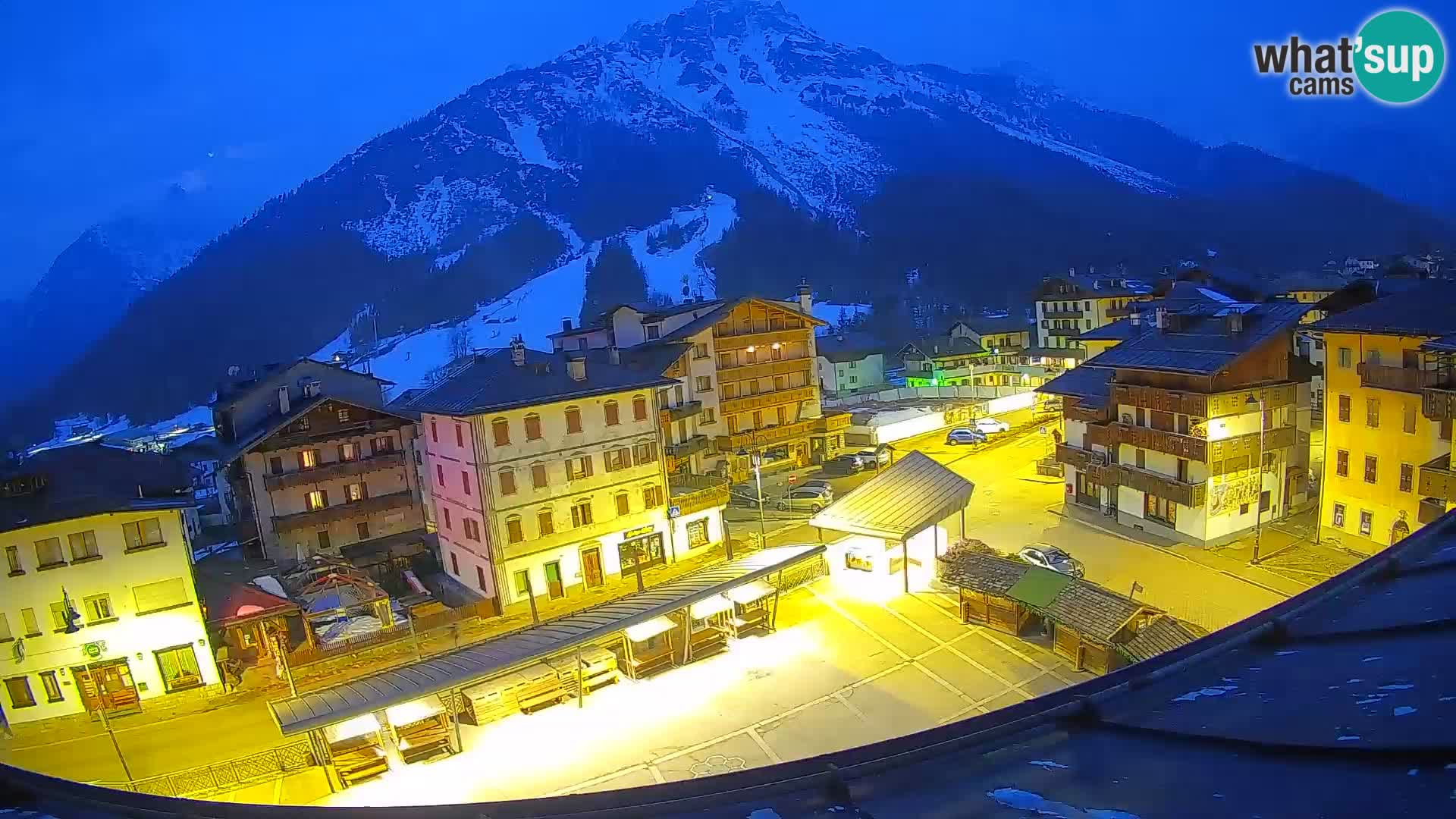 Plaza principal de Forni di Sopra