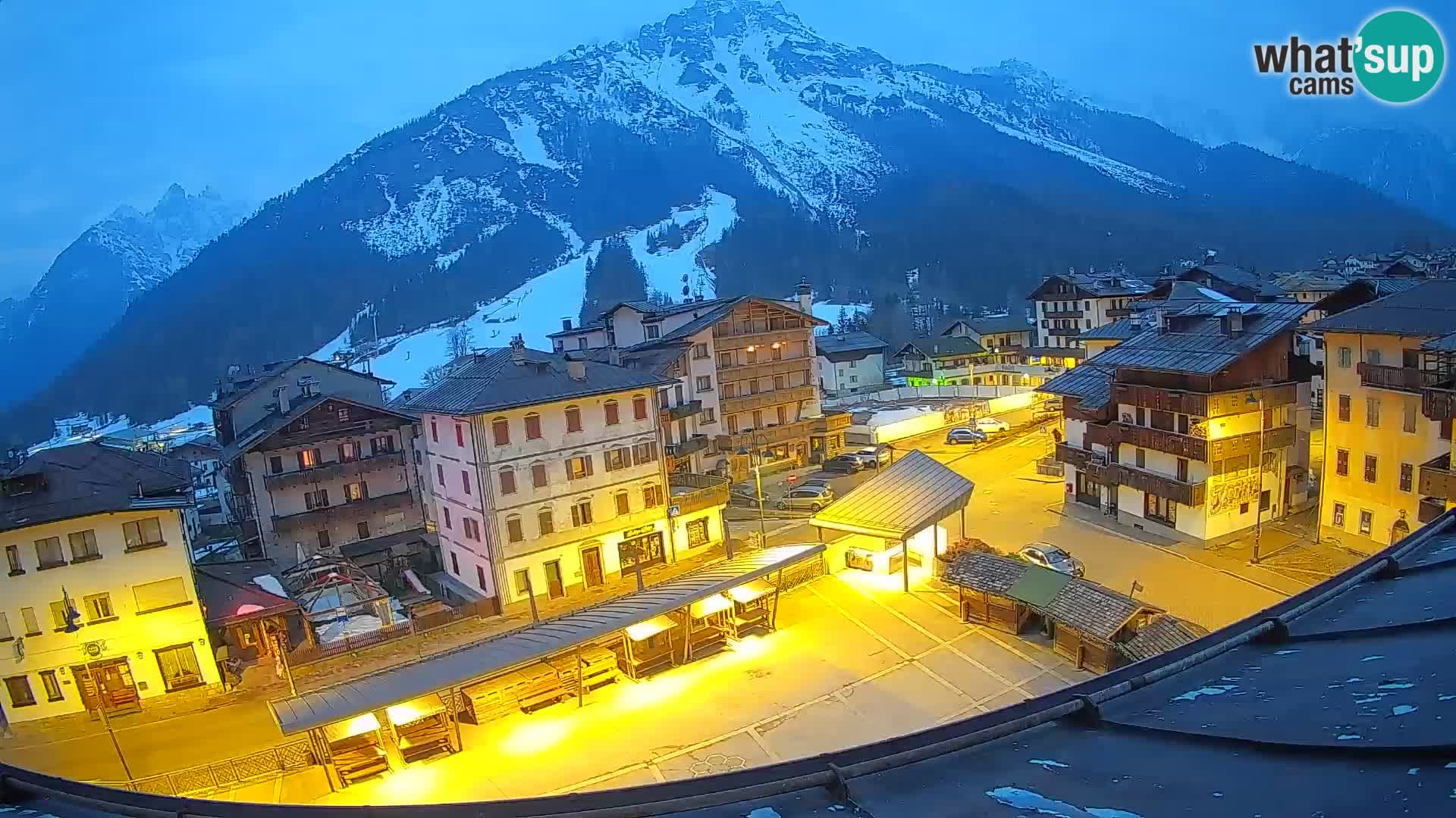 Piazza centrale di Forni di Sopra