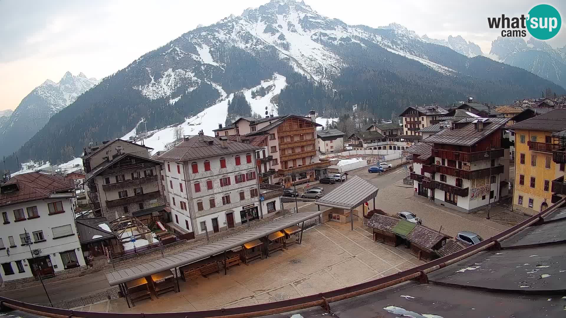 Plaza principal de Forni di Sopra