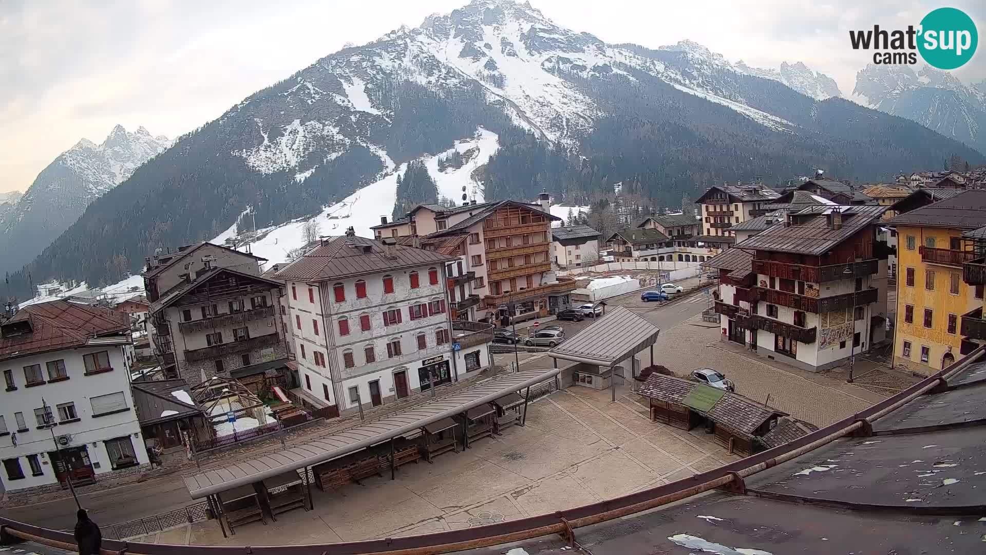 Plaza principal de Forni di Sopra