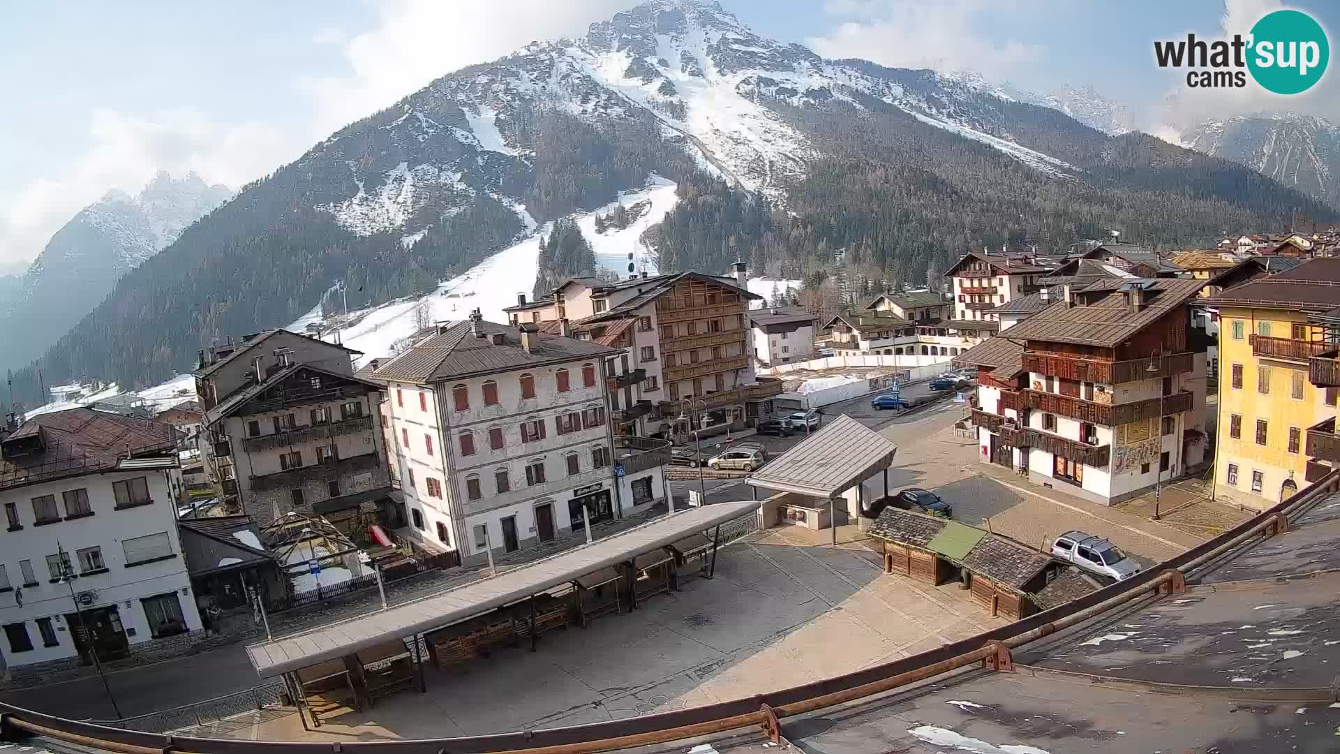 Piazza centrale di Forni di Sopra