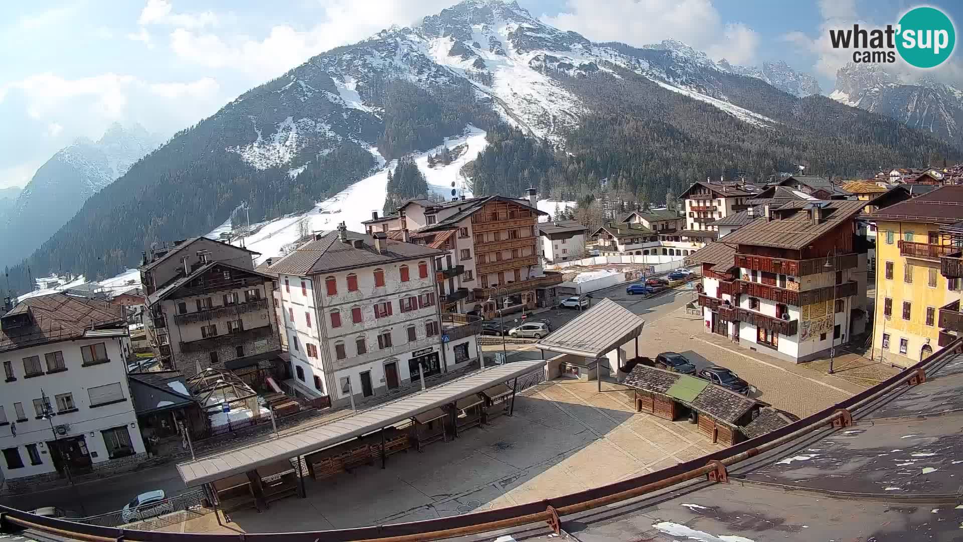 Piazza centrale di Forni di Sopra