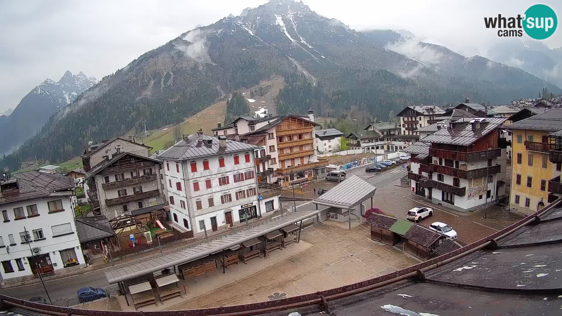 Plaza principal de Forni di Sopra