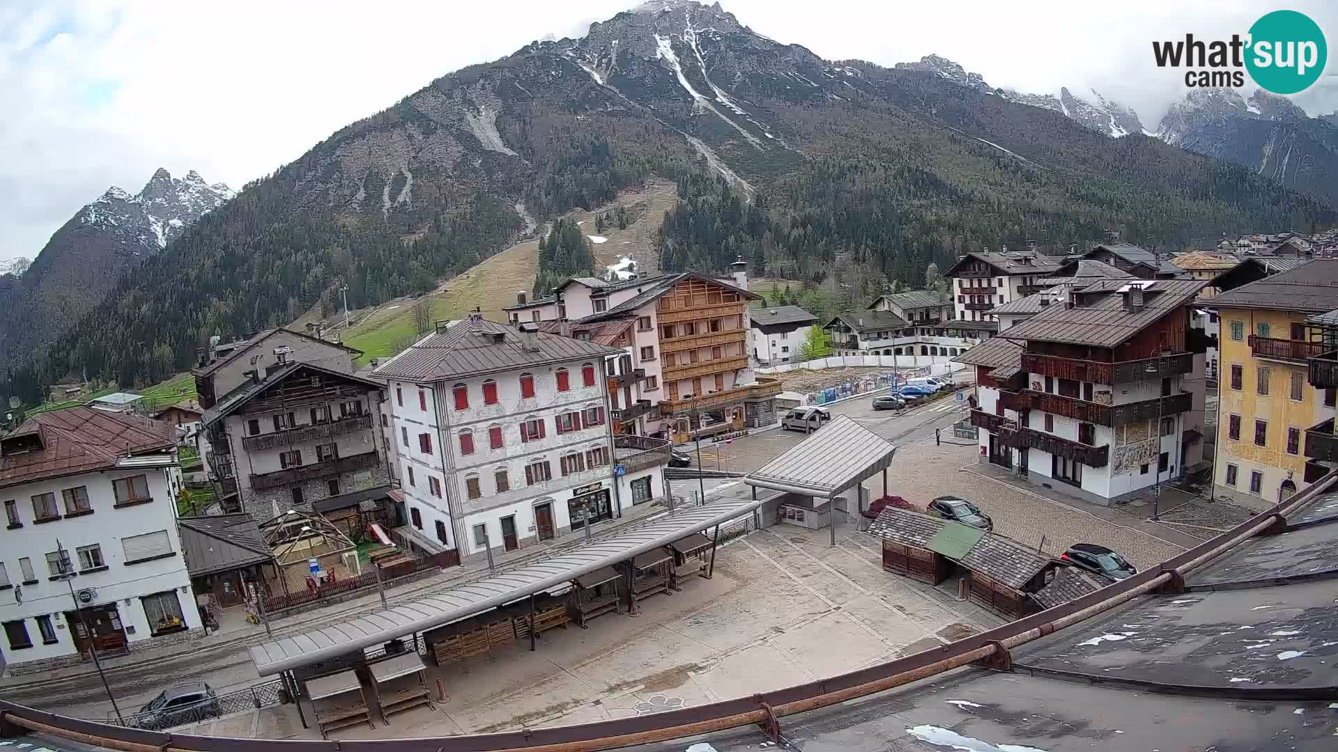 Piazza centrale di Forni di Sopra