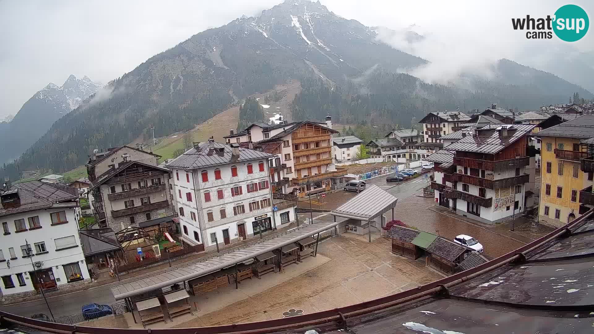 Plaza principal de Forni di Sopra