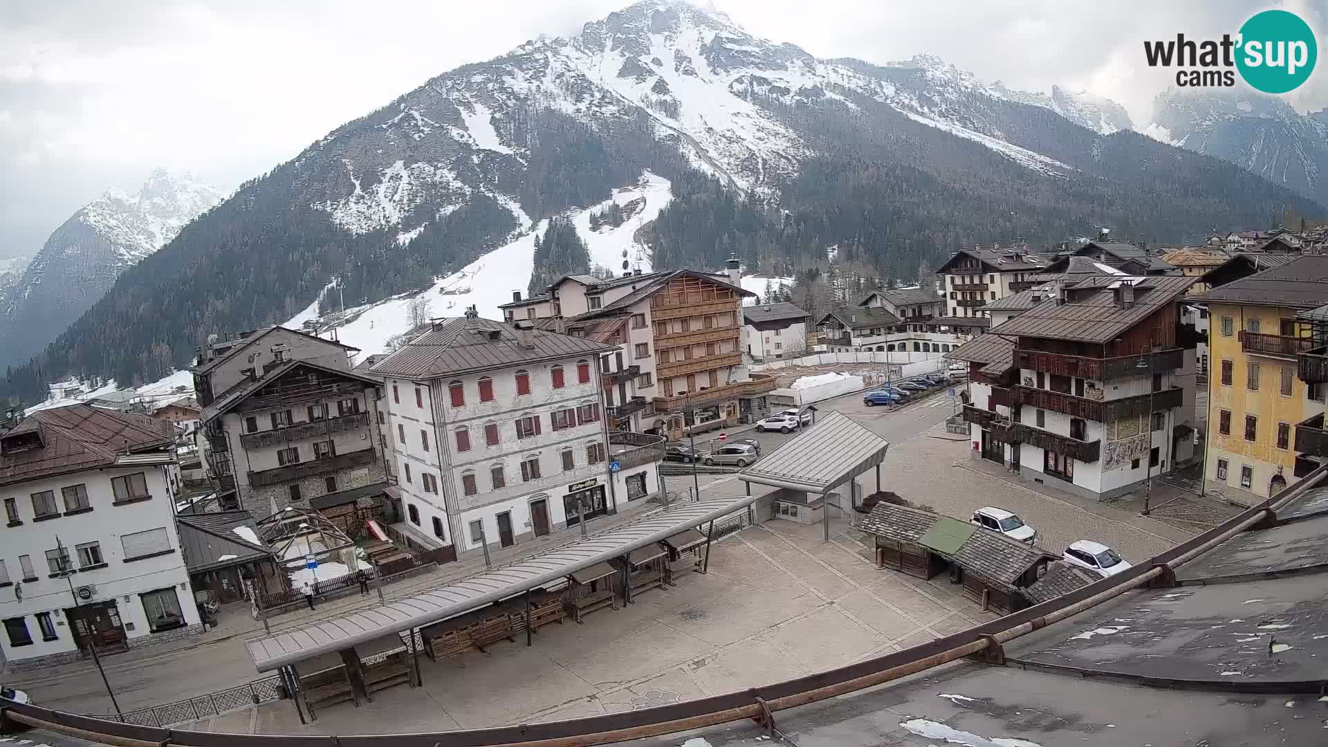 Plaza principal de Forni di Sopra