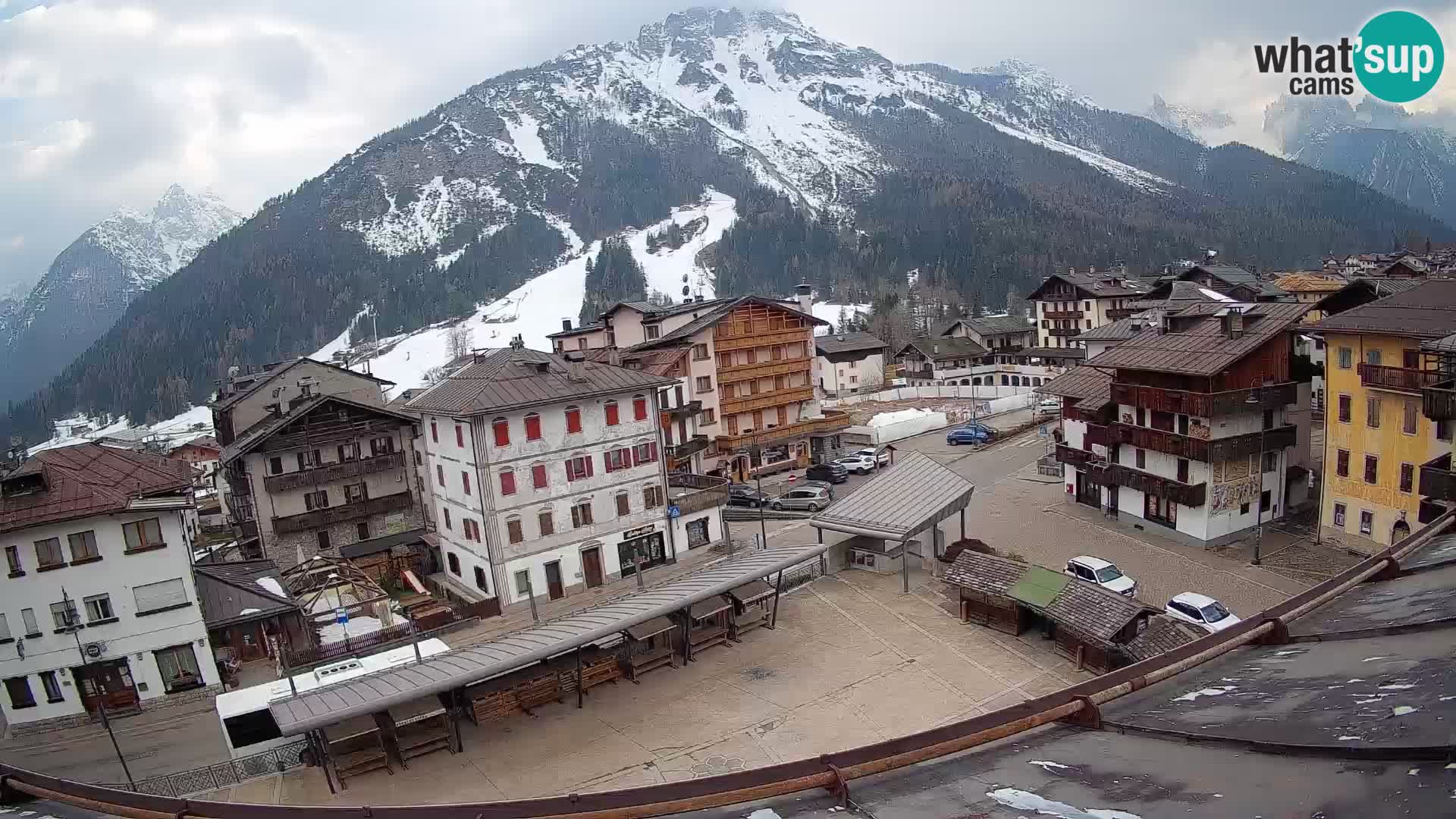 Piazza centrale di Forni di Sopra