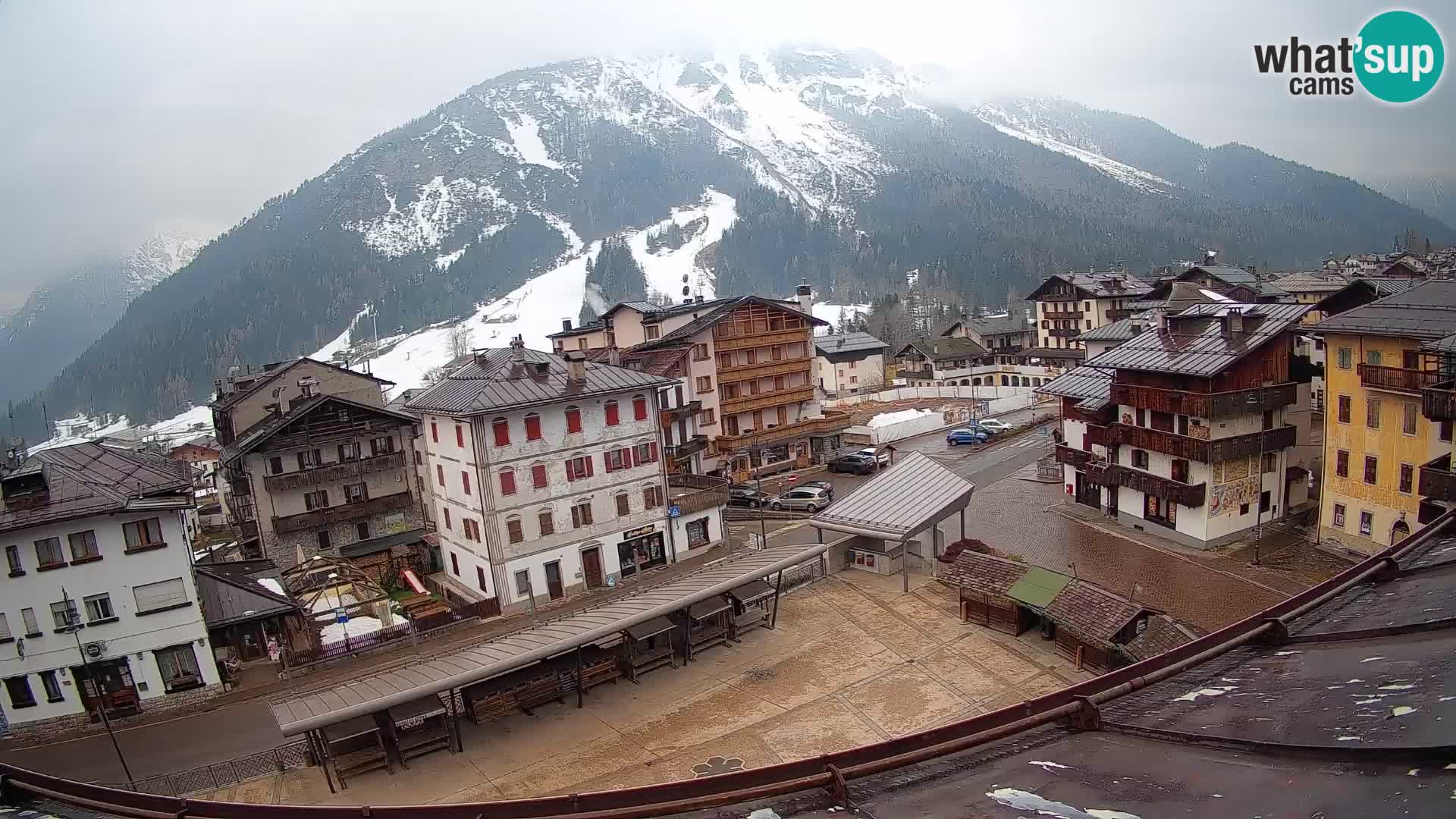 Piazza centrale di Forni di Sopra