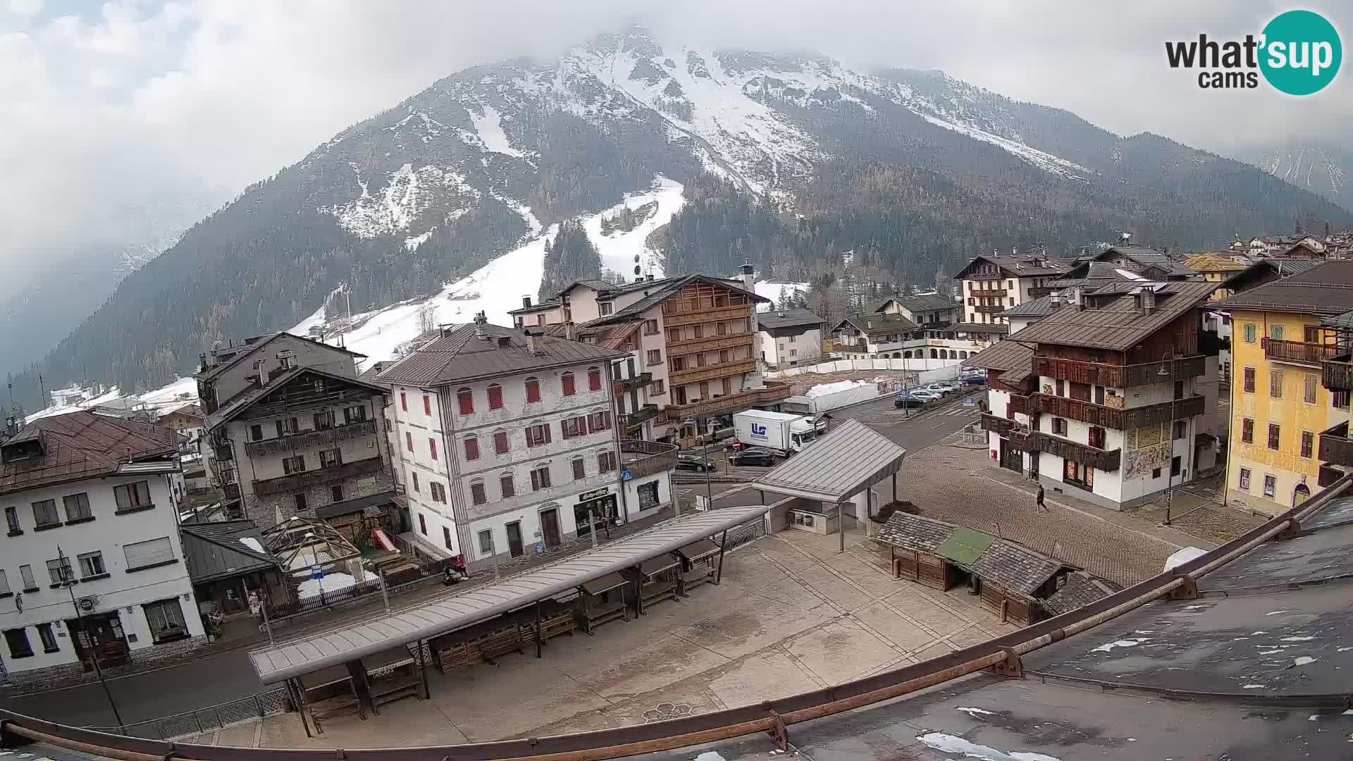 Hauptplatz von Forni di Sopra