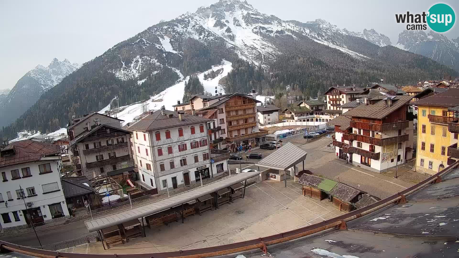 Plaza principal de Forni di Sopra