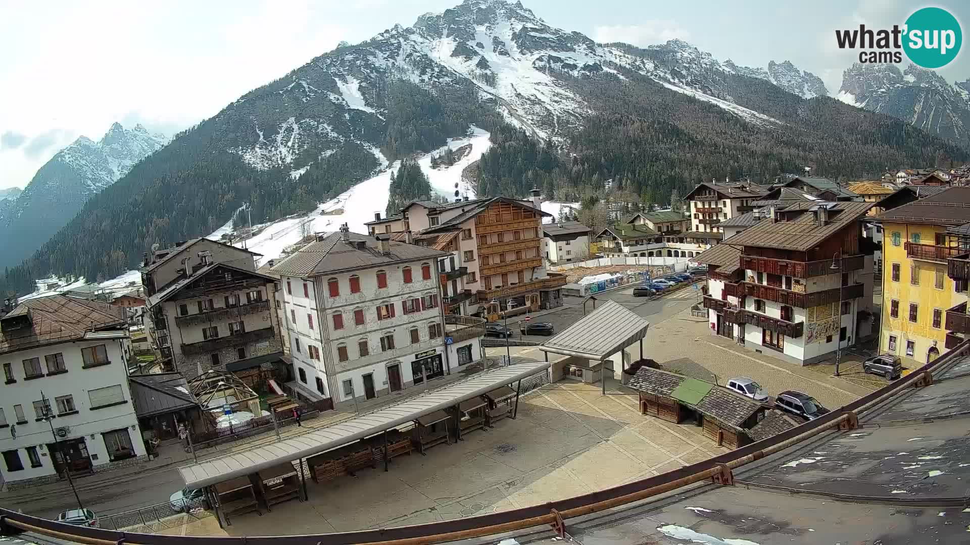 Piazza centrale di Forni di Sopra
