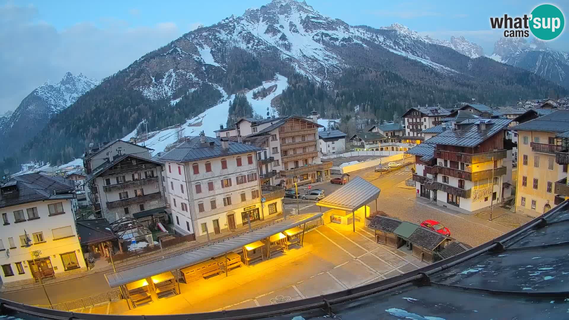 Piazza centrale di Forni di Sopra