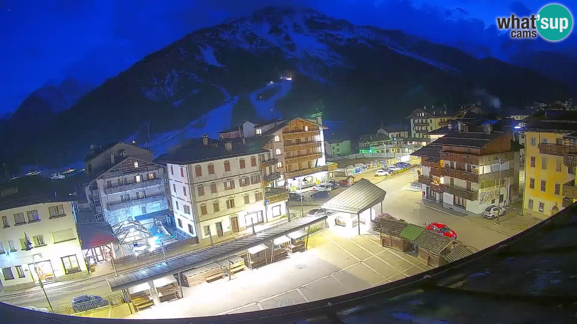 Plaza principal de Forni di Sopra