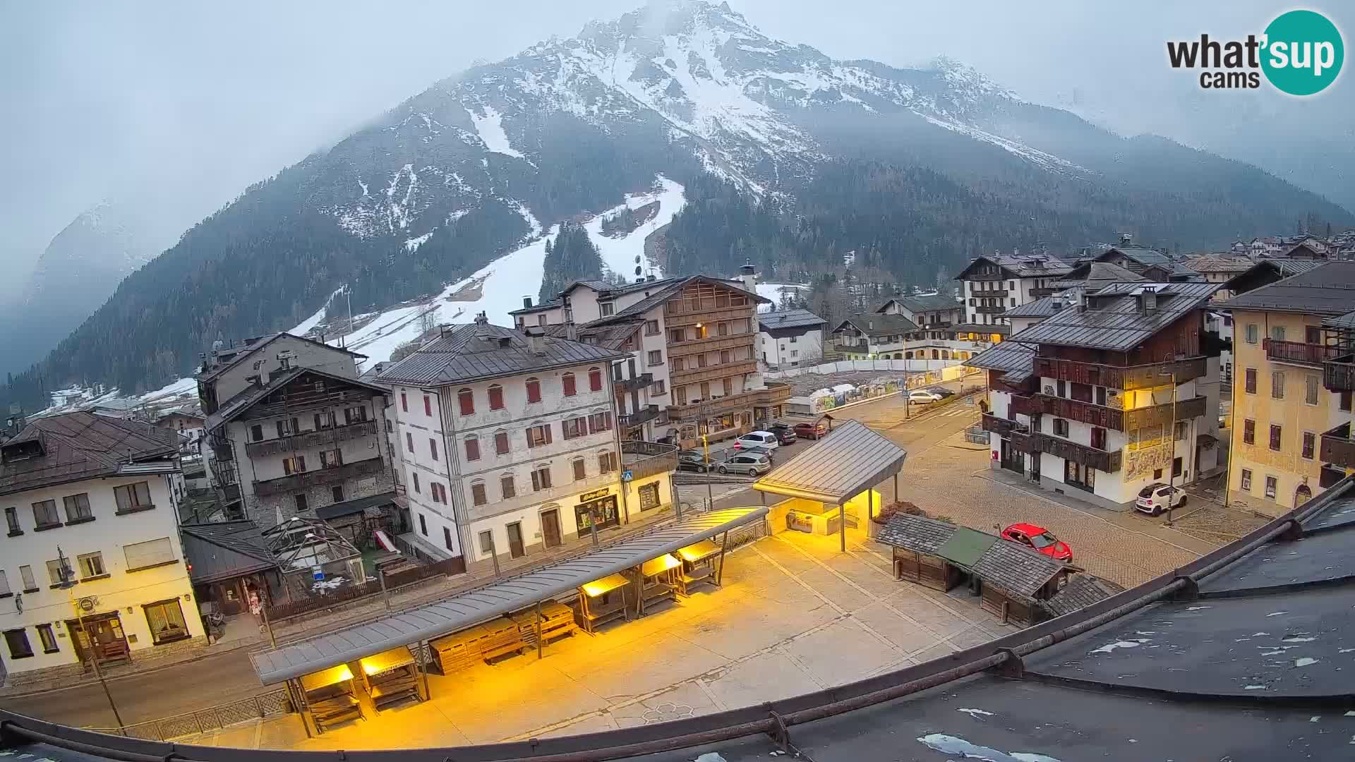 Piazza centrale di Forni di Sopra