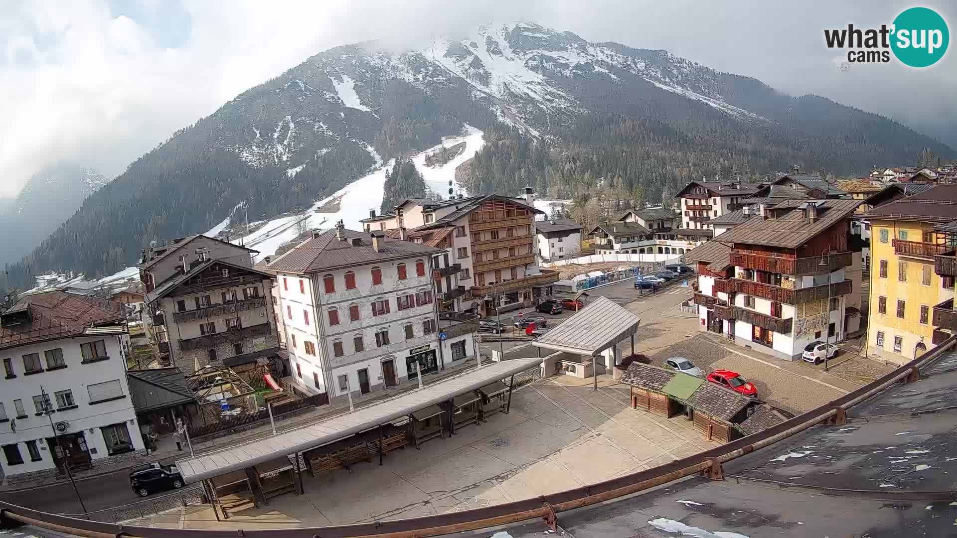 Piazza centrale di Forni di Sopra