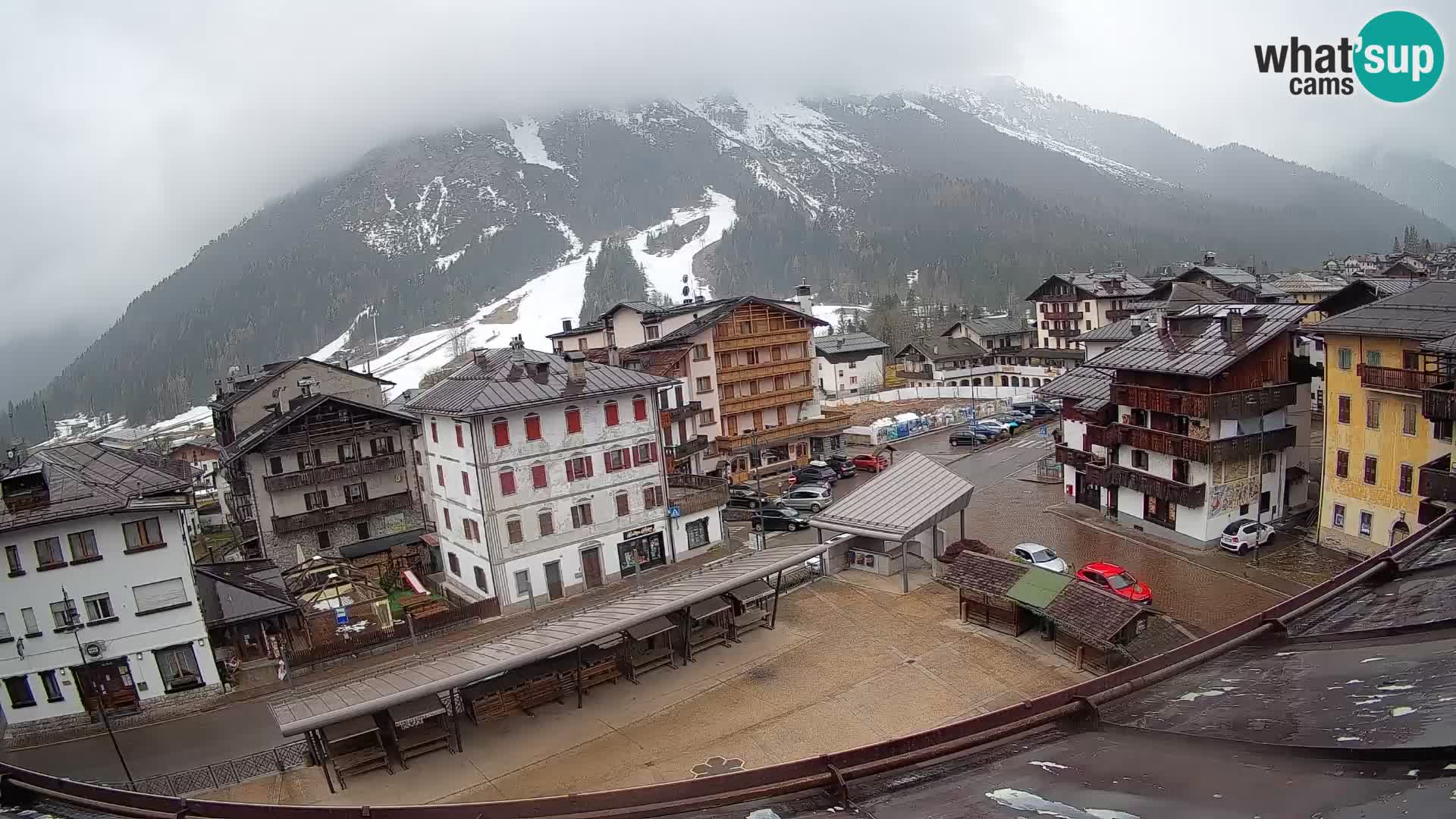 Plaza principal de Forni di Sopra