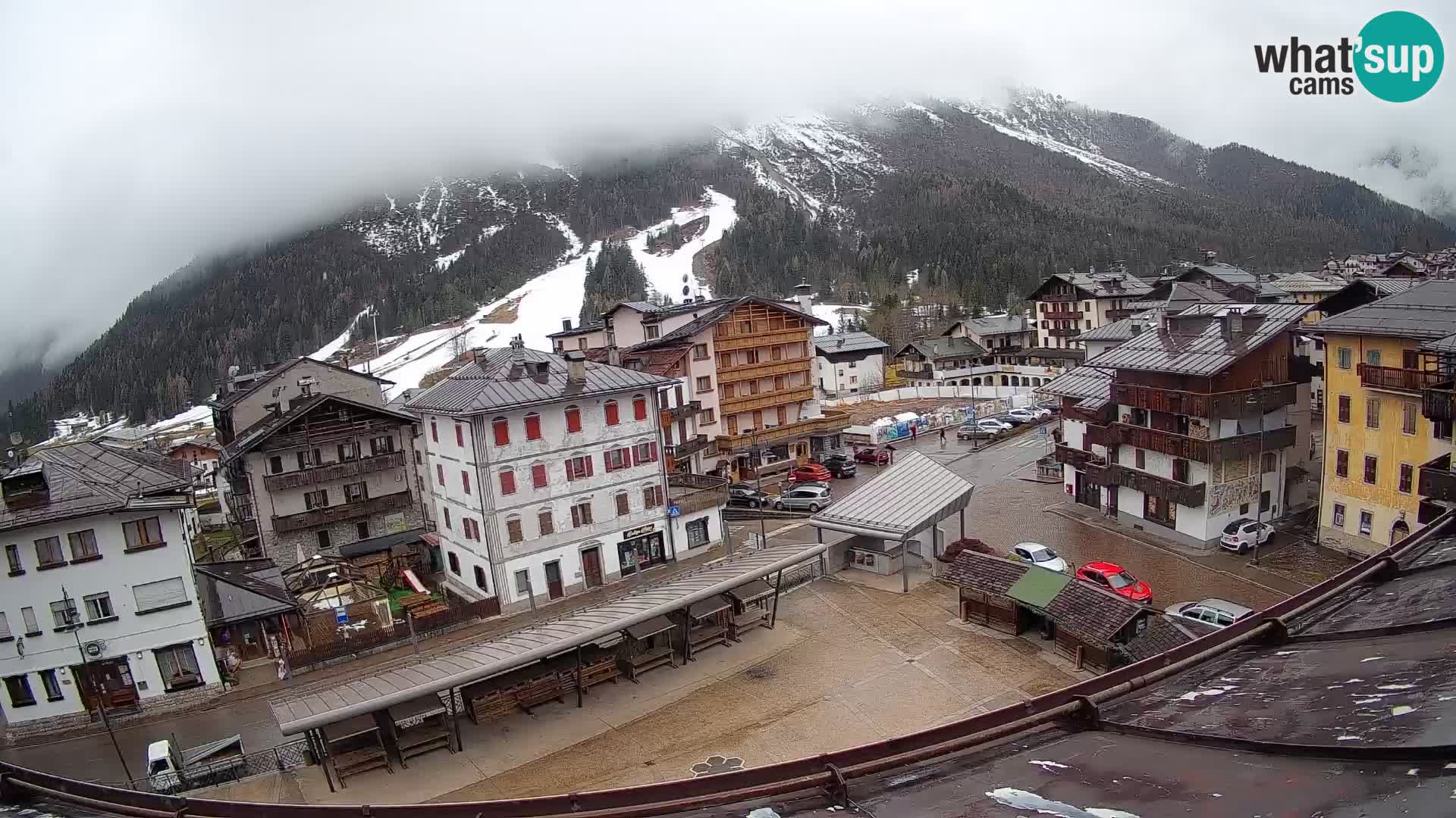 Plaza principal de Forni di Sopra