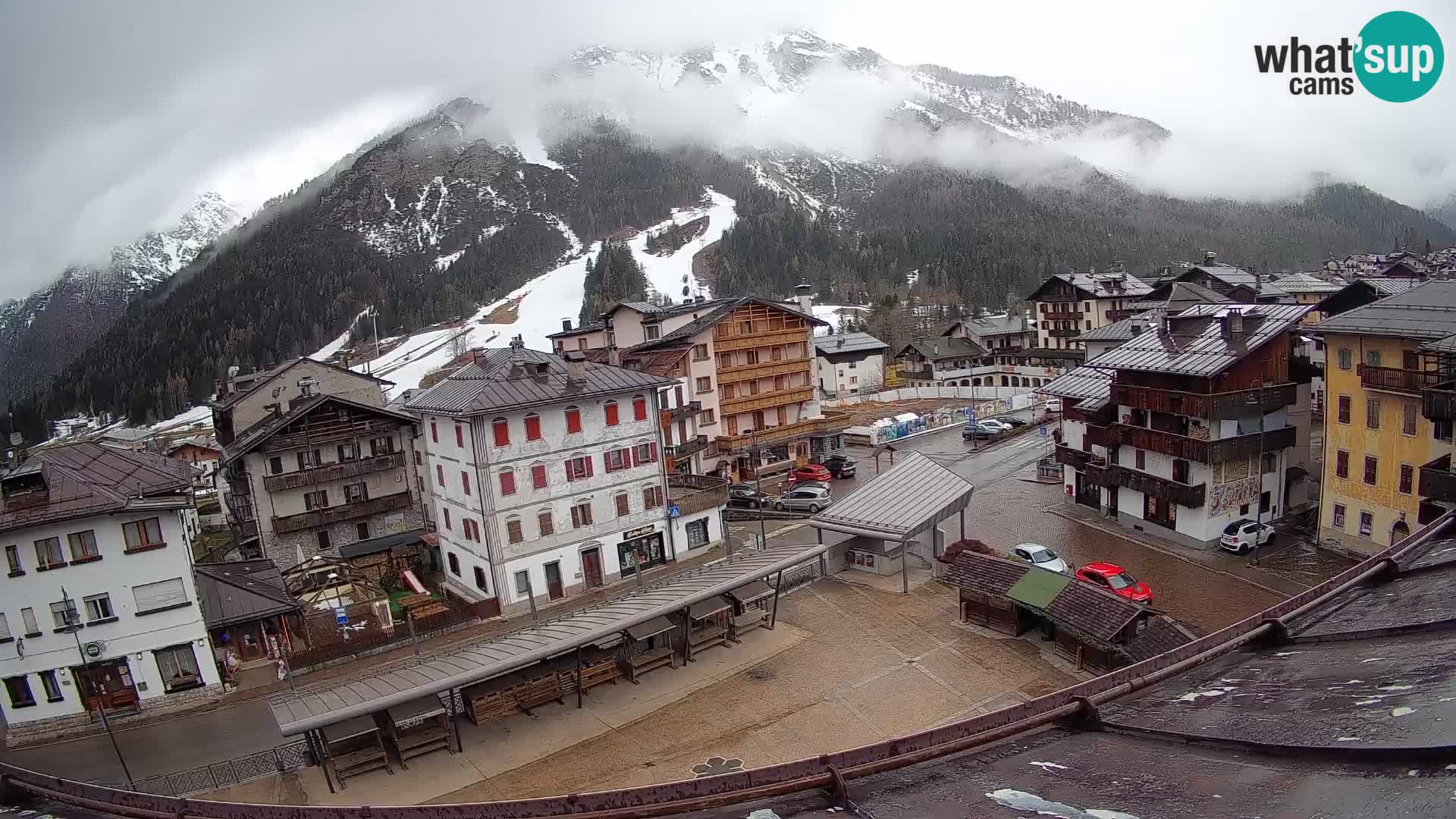 Plaza principal de Forni di Sopra