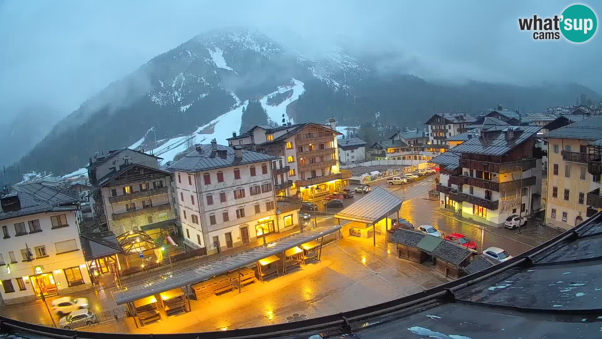 Piazza centrale di Forni di Sopra