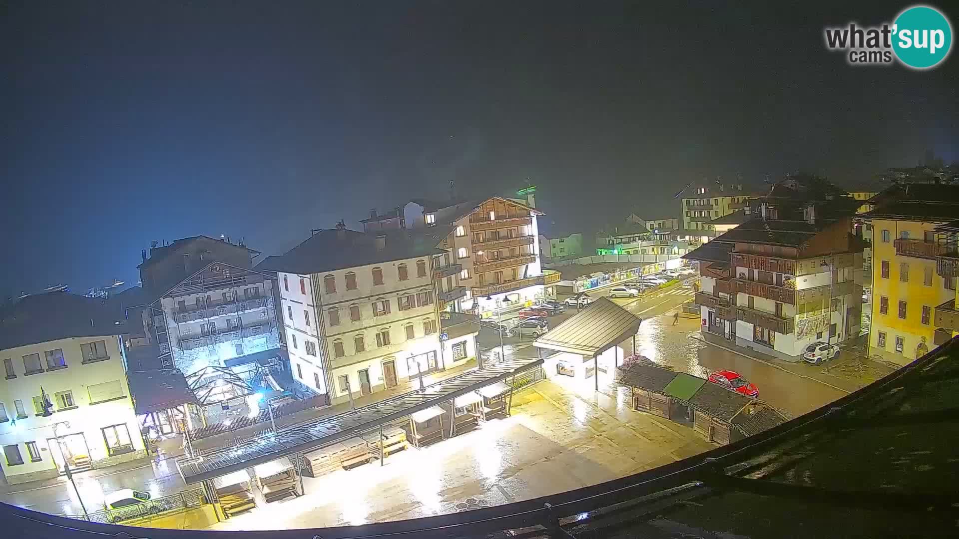 Plaza principal de Forni di Sopra