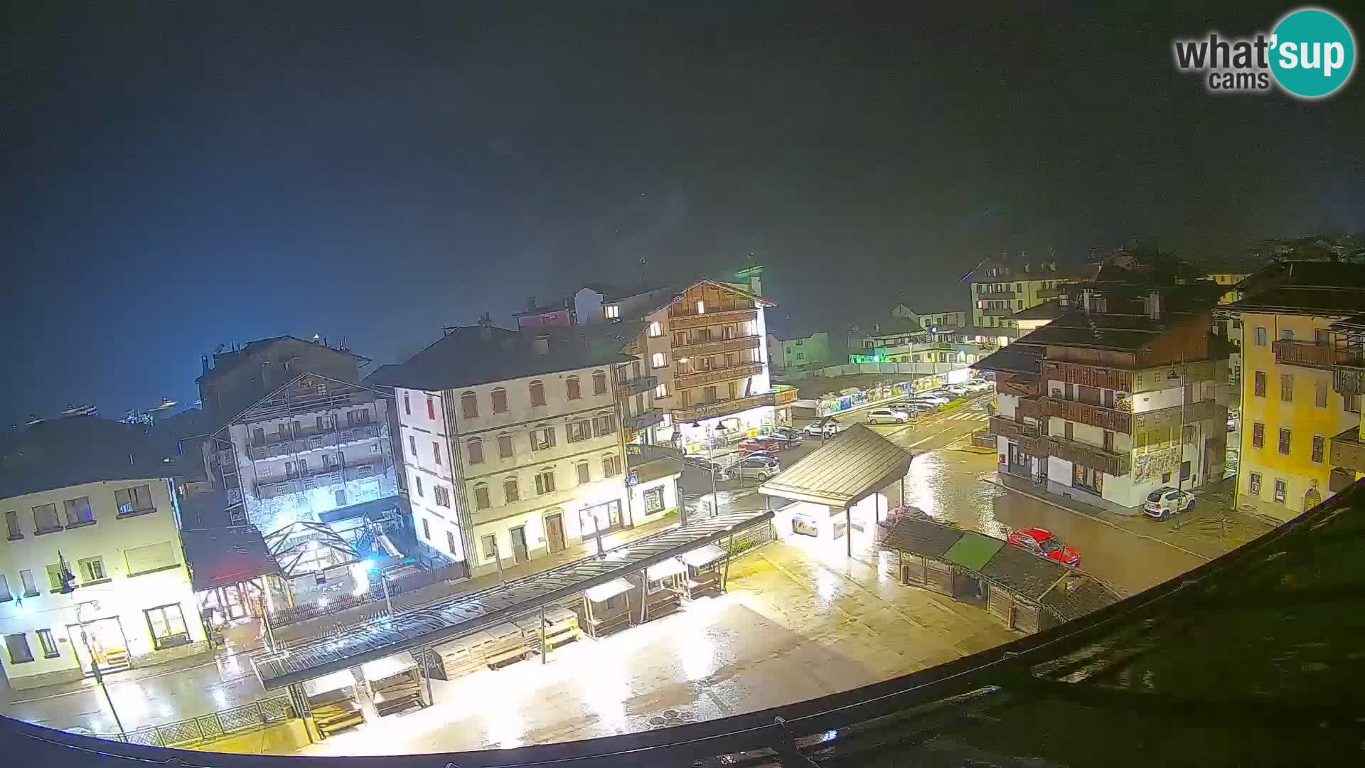 Piazza centrale di Forni di Sopra